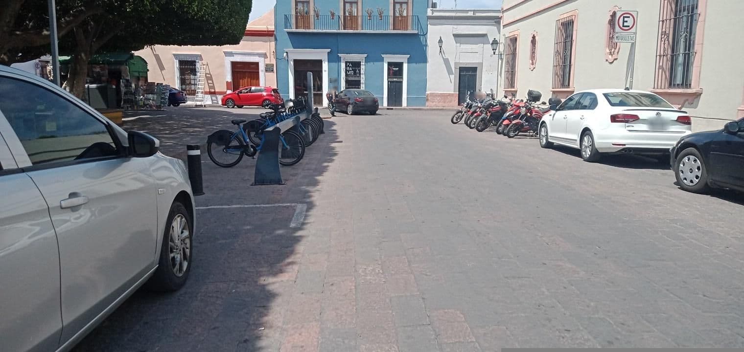 Street view near La casa del naranjo, Santiago de Querétaro — © jese_mx (CC BY-SA · Mapillary)