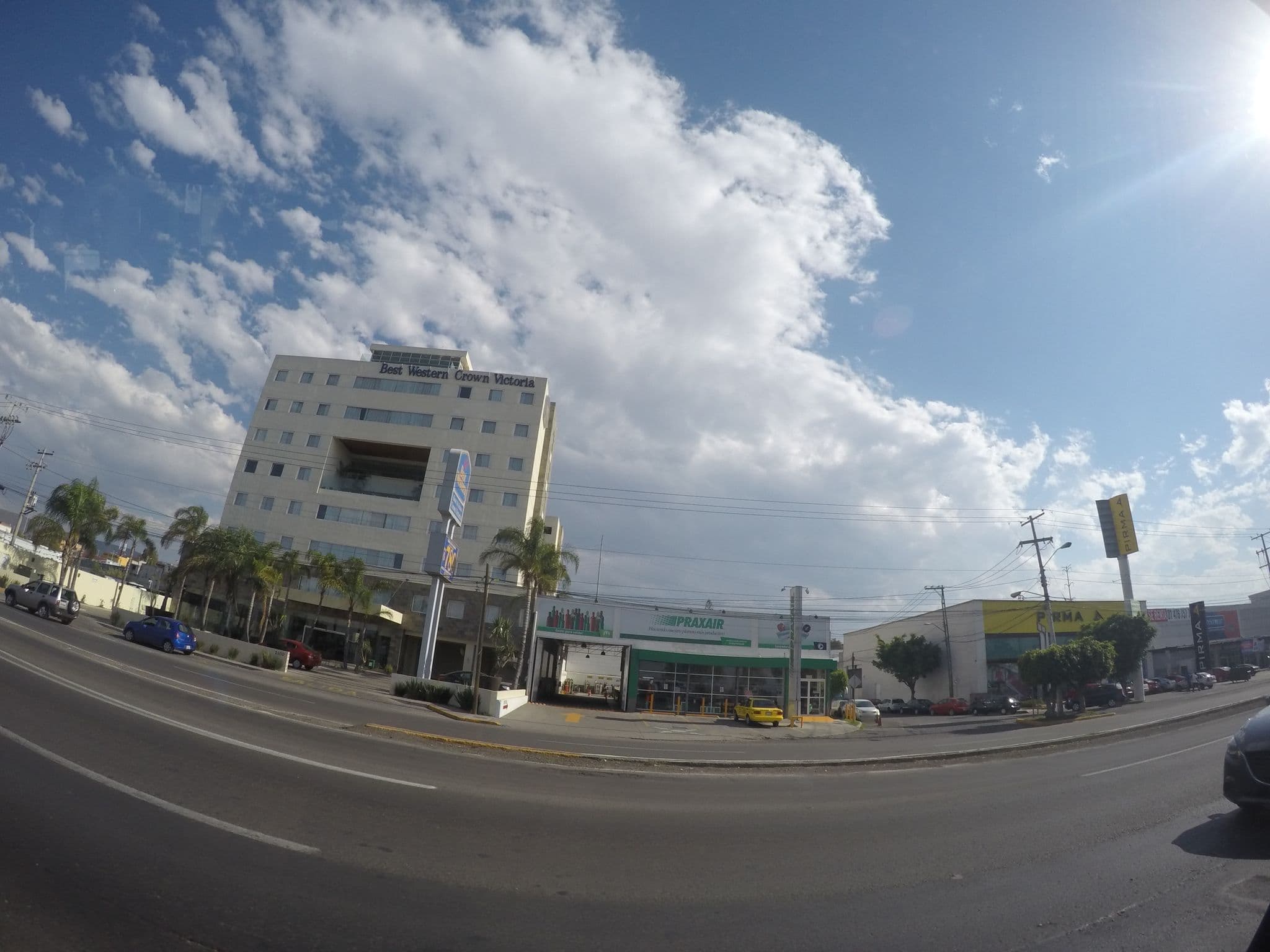 Street view near BEST WESTERN Hotel Crown Victoria, Santiago de Querétaro — © ccossio (CC BY-SA · Mapillary)