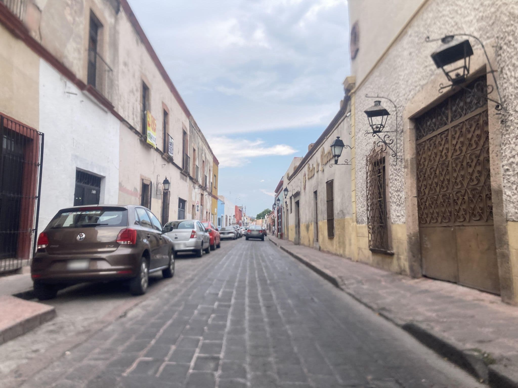 Street view near Melgarejo Marti Ma de Lourdes, Santiago de Querétaro — © adrianarangel (CC BY-SA · Mapillary)