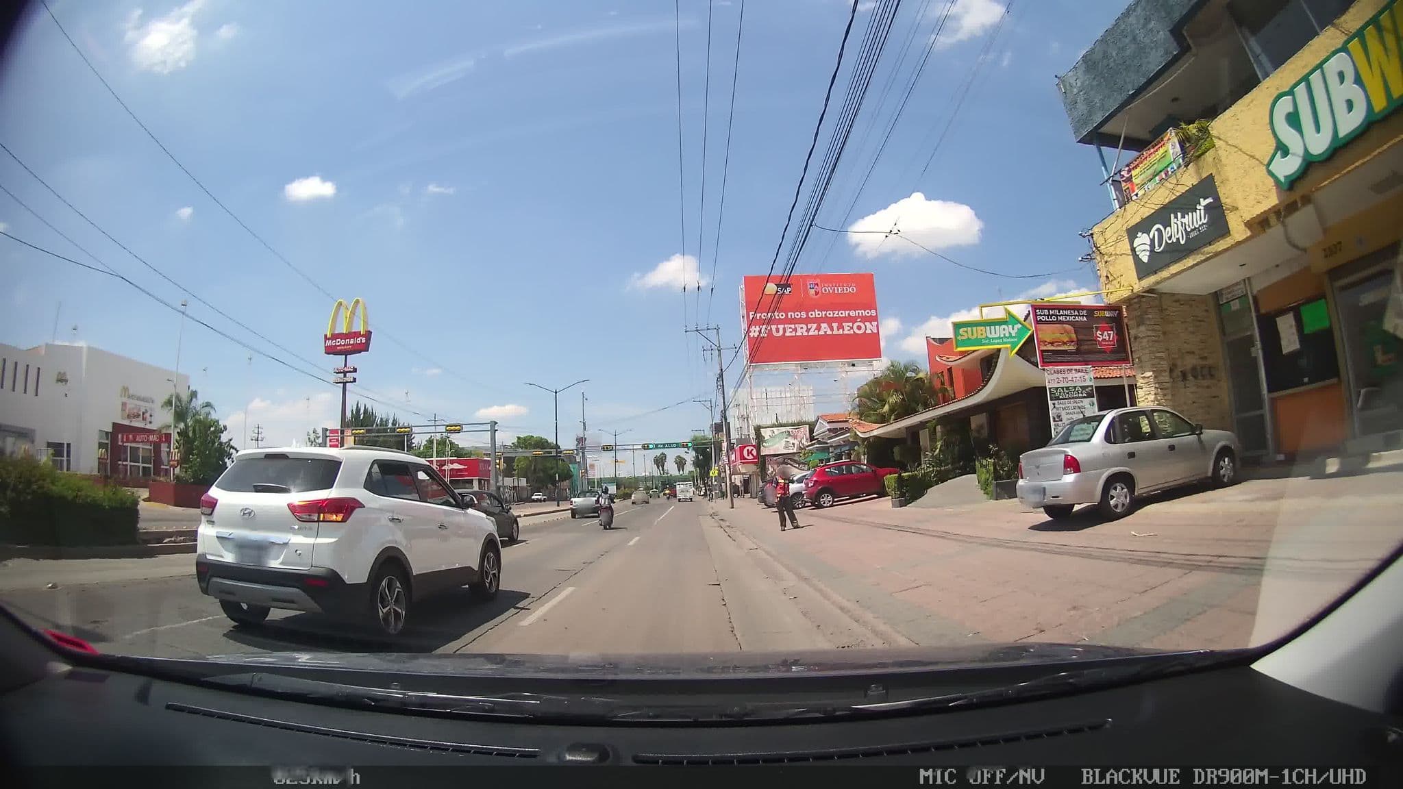 Street view near Hotel Real de Minas de Leon, León de los Aldama — © kaart_3 (CC BY-SA · Mapillary)