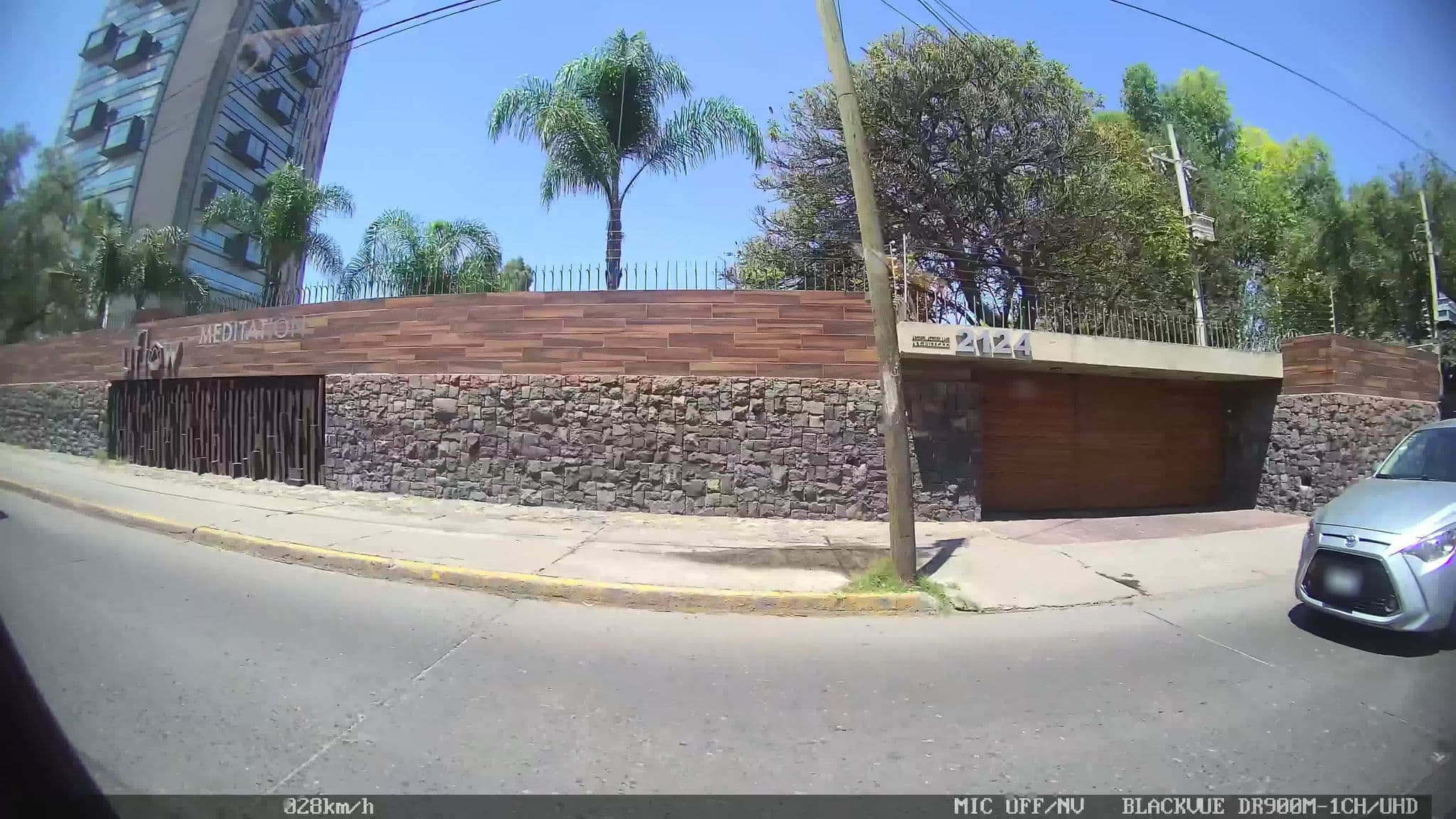 Street view near Hilton Garden Inn, León de los Aldama — © kaart_3 (CC BY-SA · Mapillary)