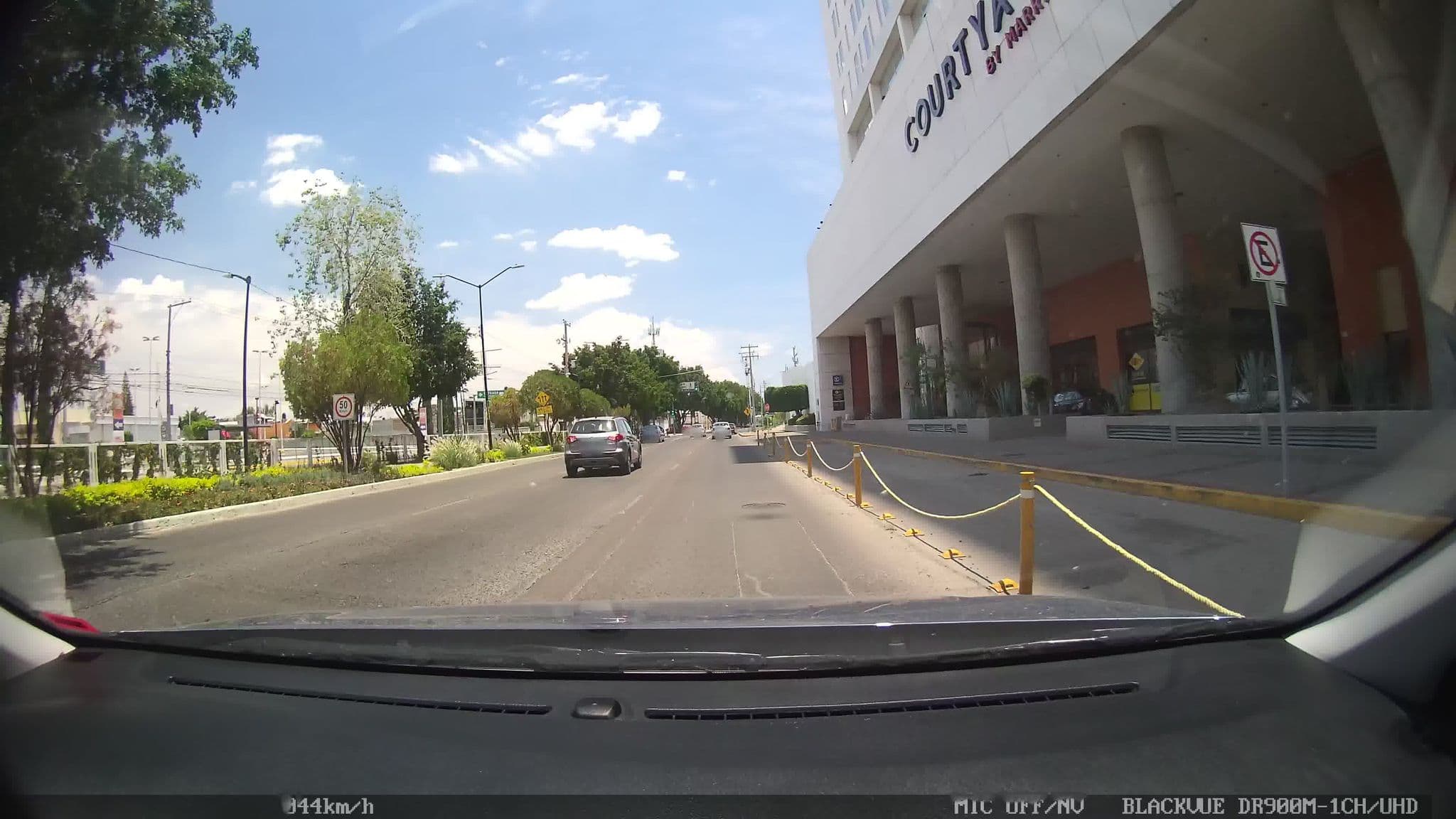 Street view near Courtyard by Marriott Leon at The Poliforum, León de los Aldama — © kaart_3 (CC BY-SA · Mapillary)