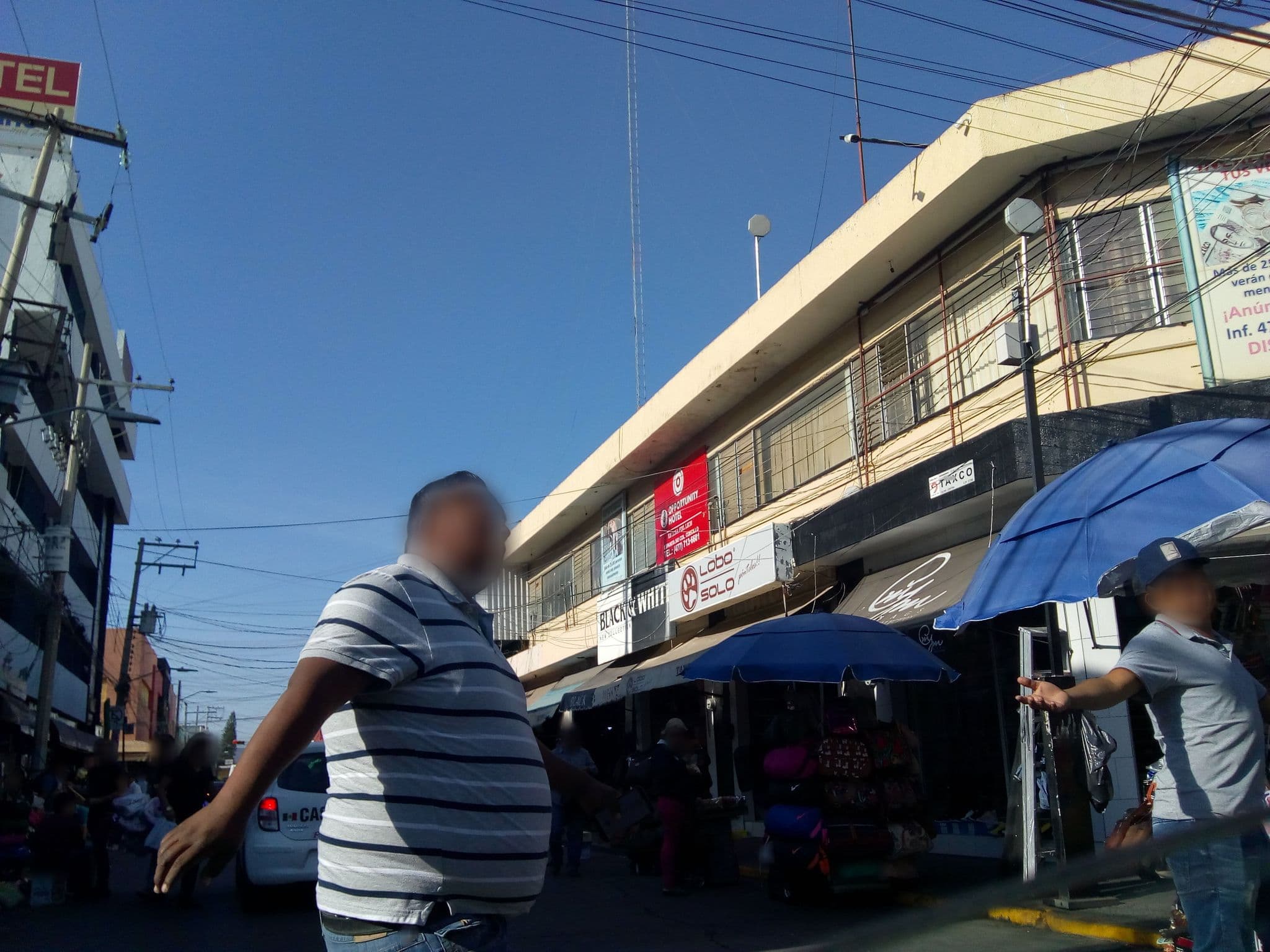 Street view near Hotel Roma, León de los Aldama — © ivanmtz88 (CC BY-SA · Mapillary)