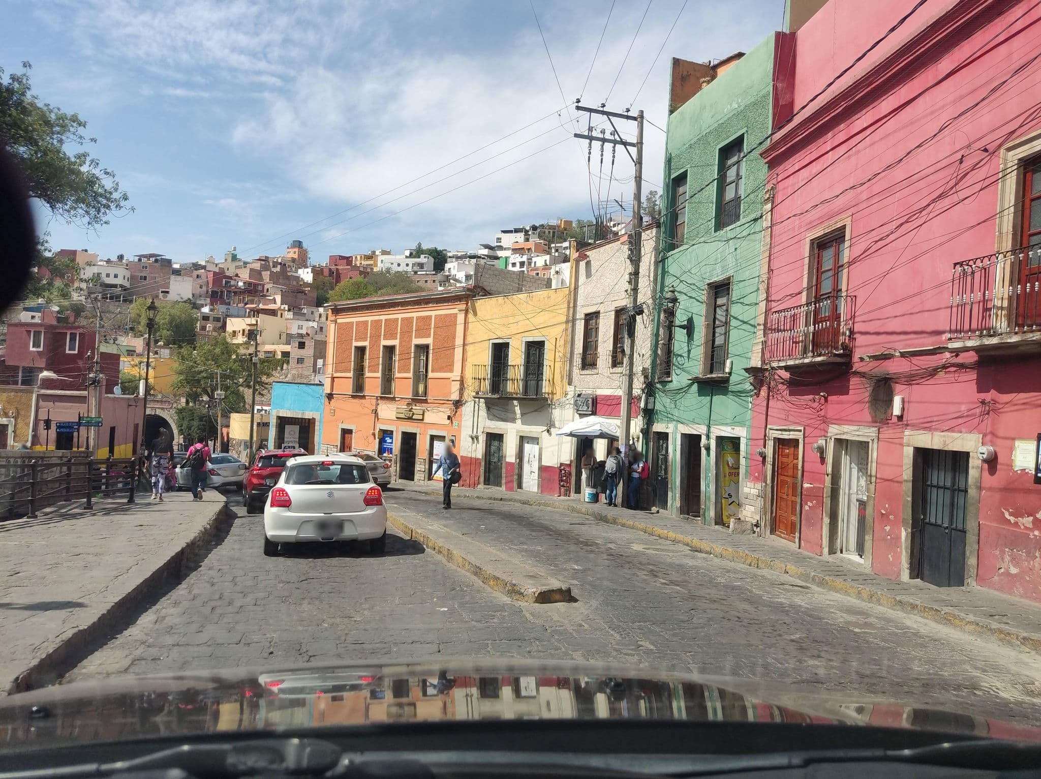 Street view near B&B Casa Alebrije, Guanajuato — © oramire (CC BY-SA · Mapillary)
