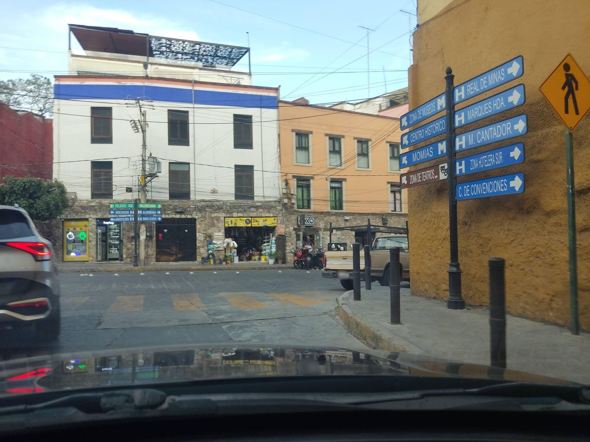 Street view near Hotel Max, Guanajuato — © oramire (CC BY-SA · Mapillary)