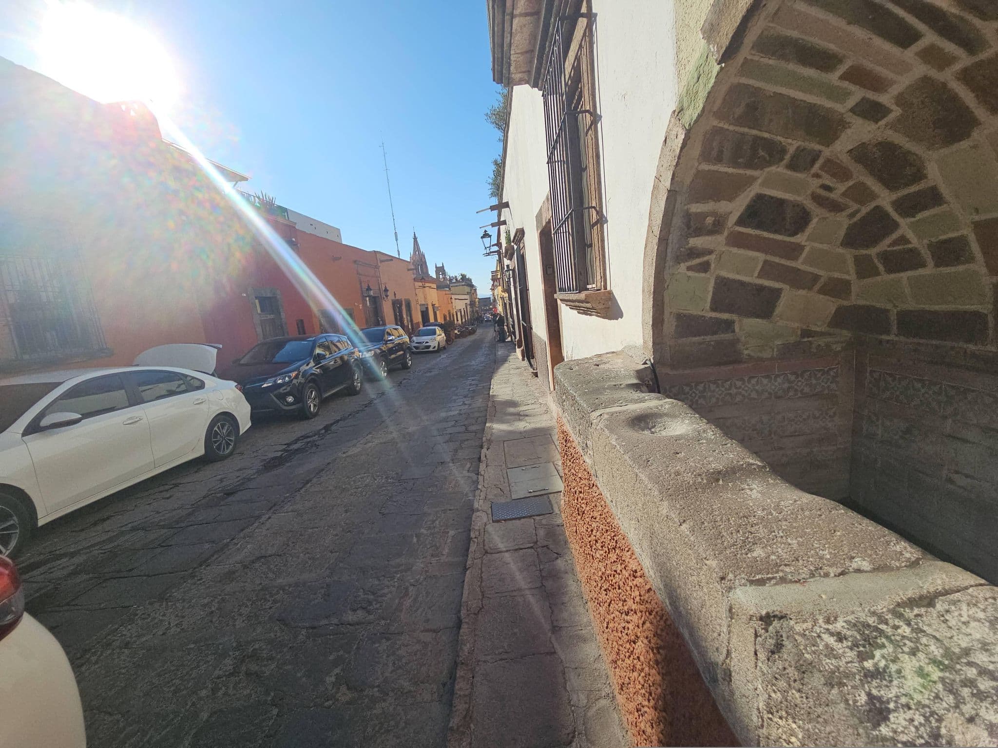 Street view near Casa De Los Olivos, San Miguel de Allende — © toebee (CC BY-SA · Mapillary)