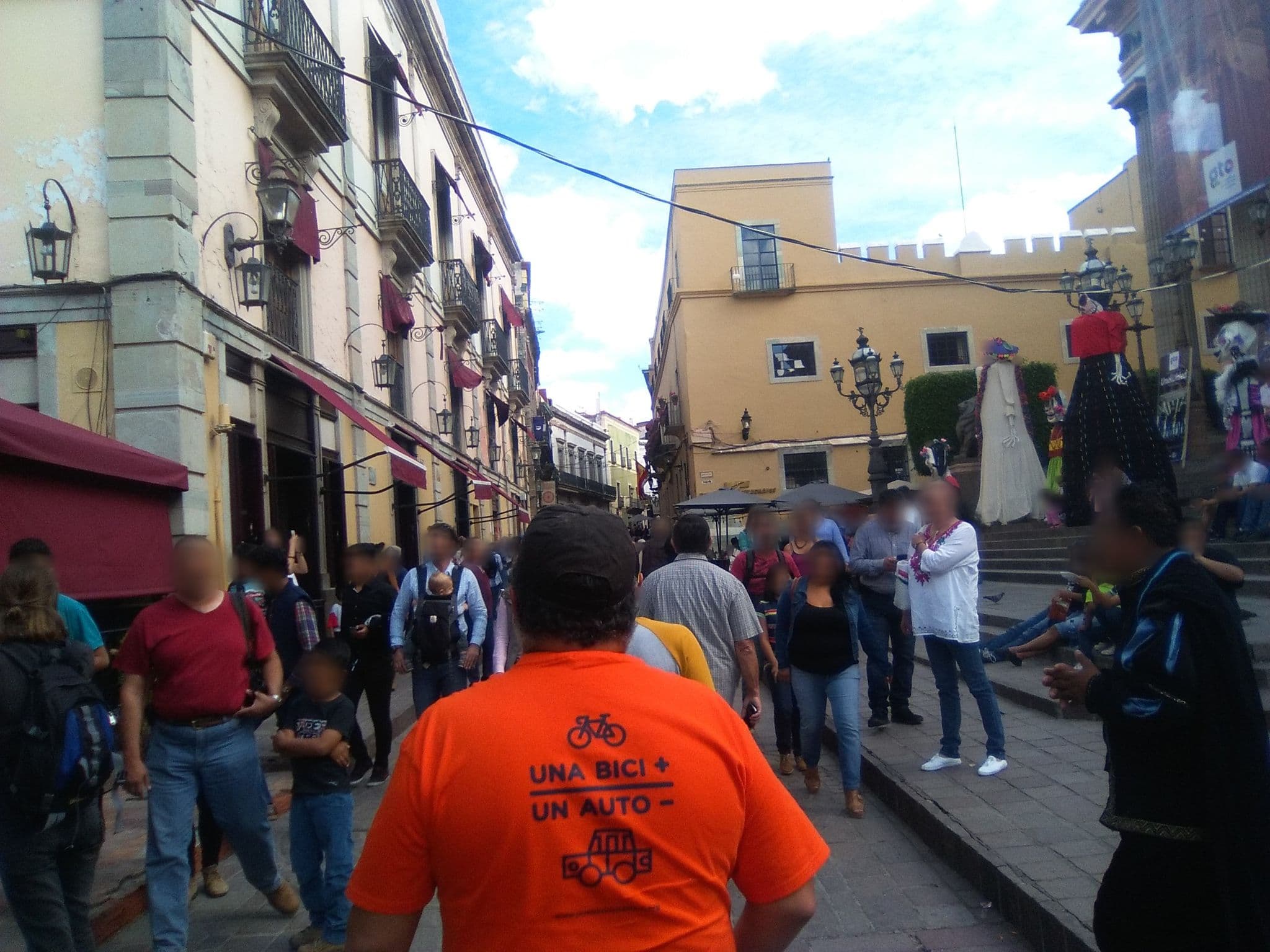 Street view near Callejoneada De Guanajuato, Guanajuato — © mapeadora (CC BY-SA · Mapillary)