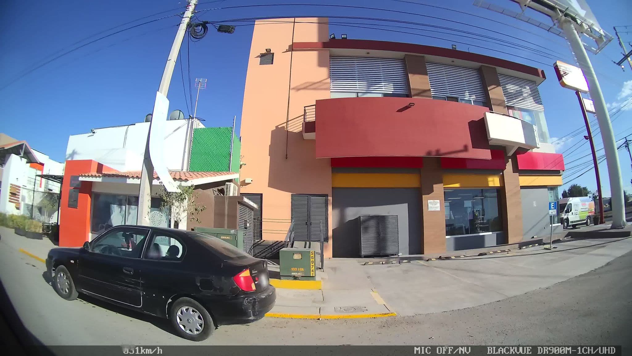 Street view near Redwood Villas, Laguna de Santa Rita — © kaart_2 (CC BY-SA · Mapillary)