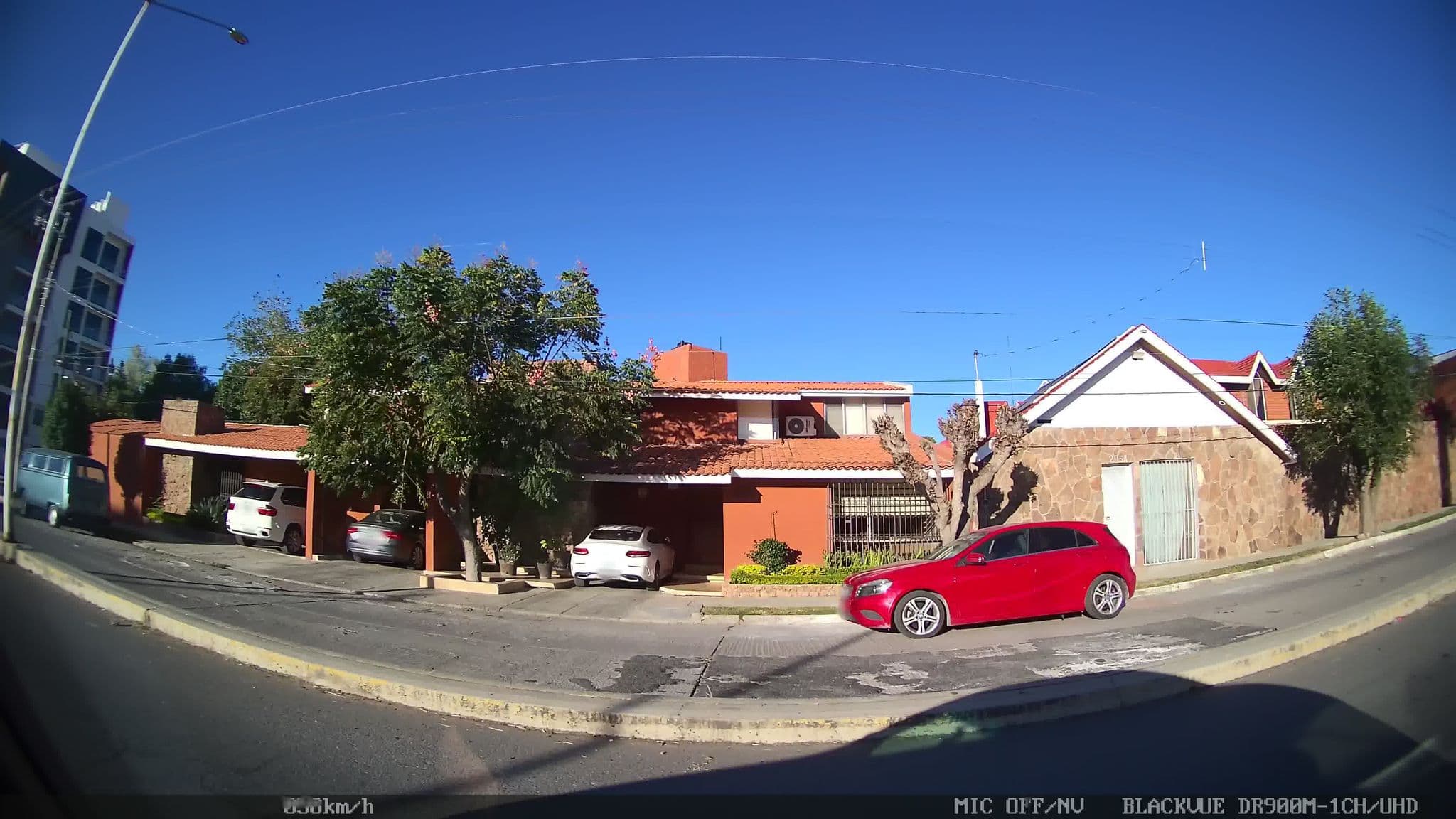 Street view near Oficinas Lourdes Hotel Campestre, La Mesa de los Conejos — © kaart_2 (CC BY-SA · Mapillary)