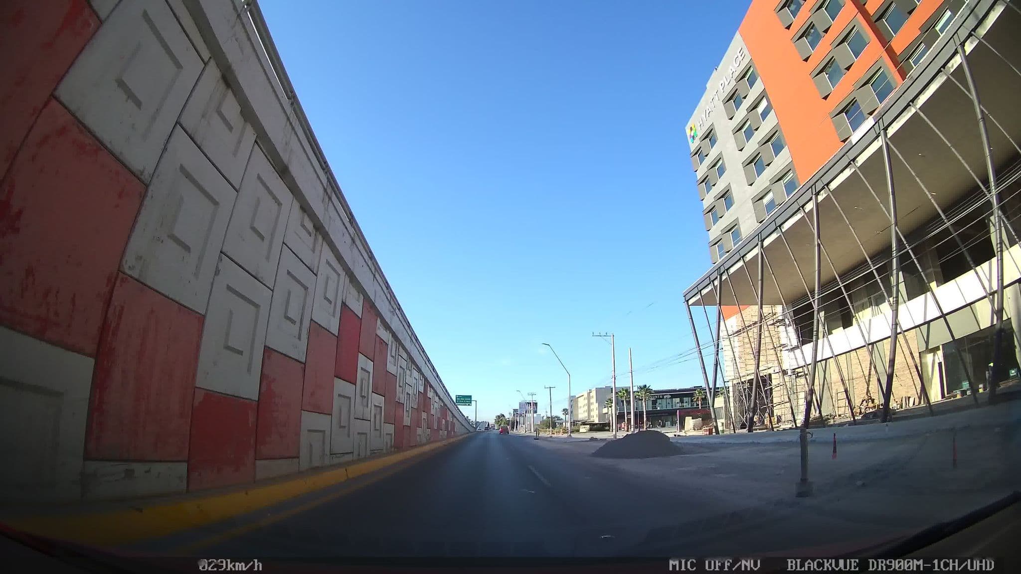 Street view near Hyatt Place Saltillo, Saltillo — © kaart_4 (CC BY-SA · Mapillary)