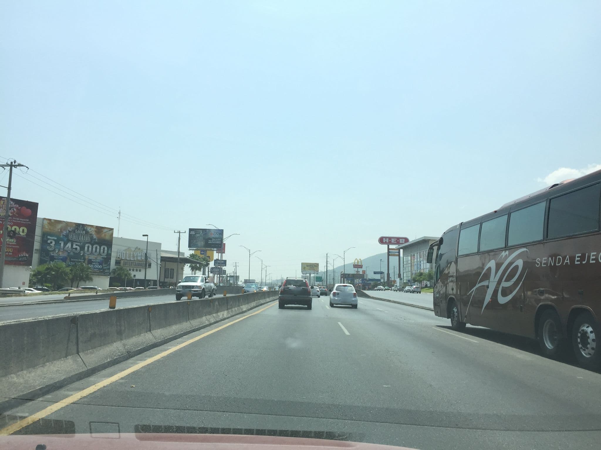 Street view near Desarrollo Plaza la Silla, Bosques de San Pedro — © luislatin (CC BY-SA · Mapillary)