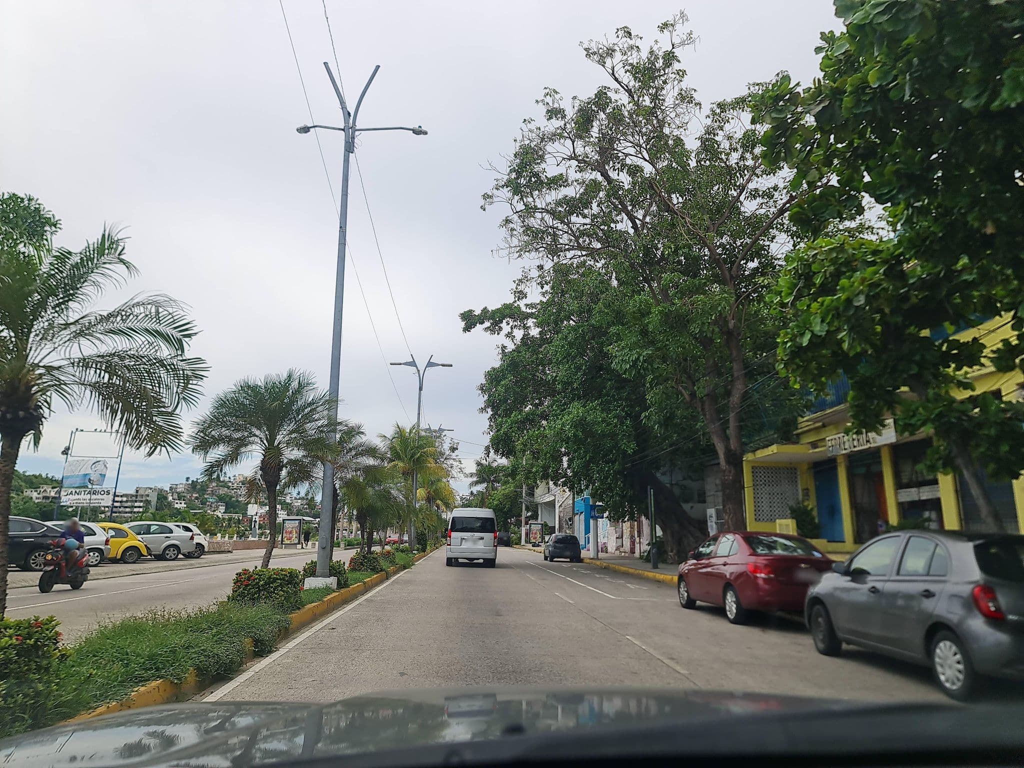 Street view near La Marina Hotel Suites & Spa, Acapulco de Juárez — © SamOlivaresl (CC BY-SA · Mapillary)