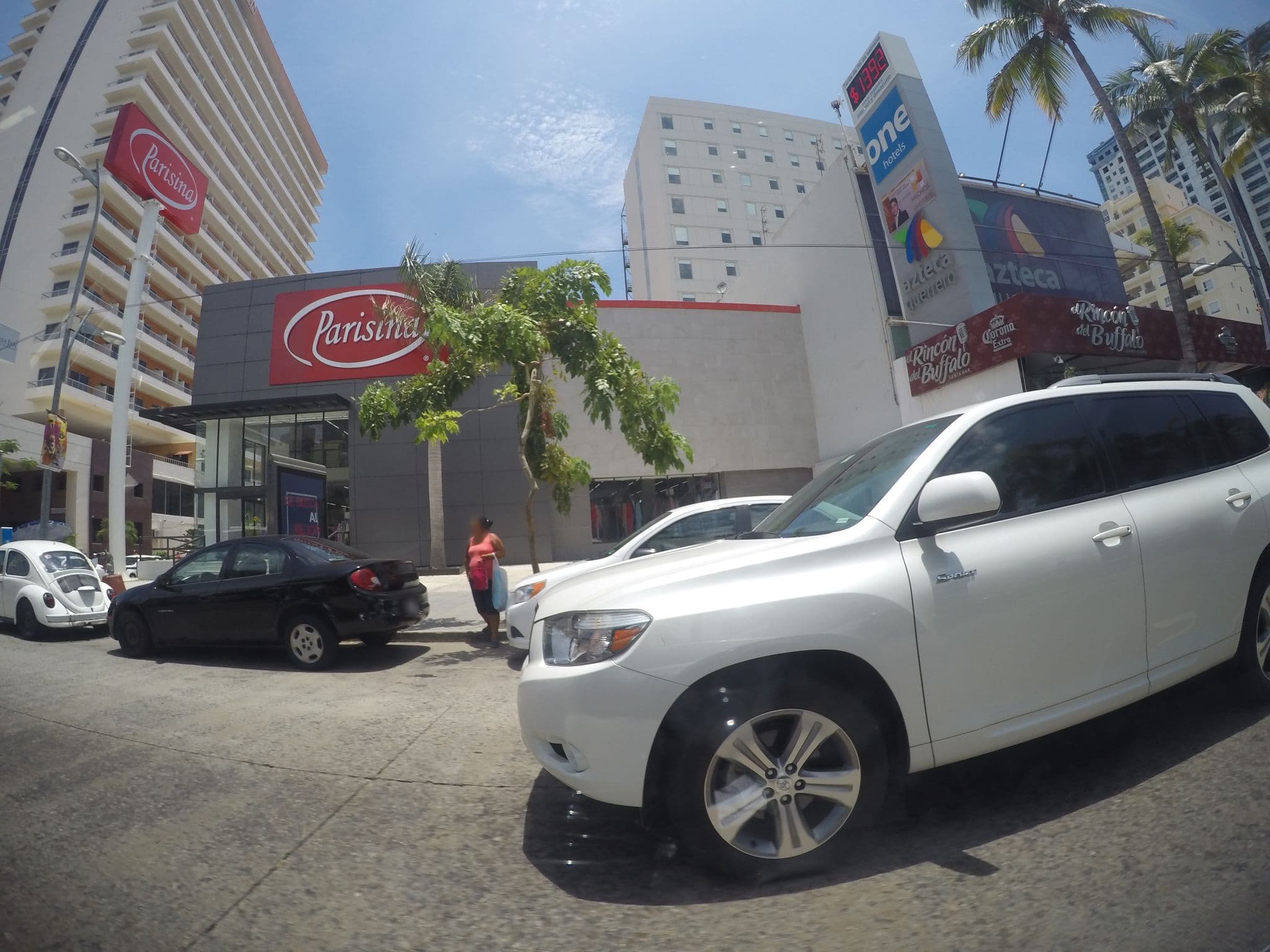 Street view near Casa Inn Acapulco, Colonia Alborada — © ccossio (CC BY-SA · Mapillary)