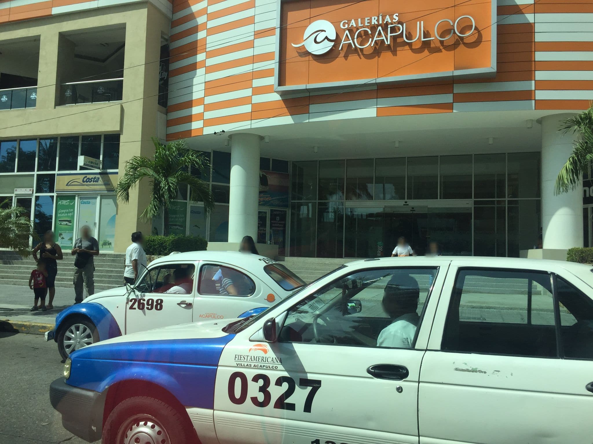 Street view near Play Usa, Acapulco de Juárez — © mapeadora (CC BY-SA · Mapillary)