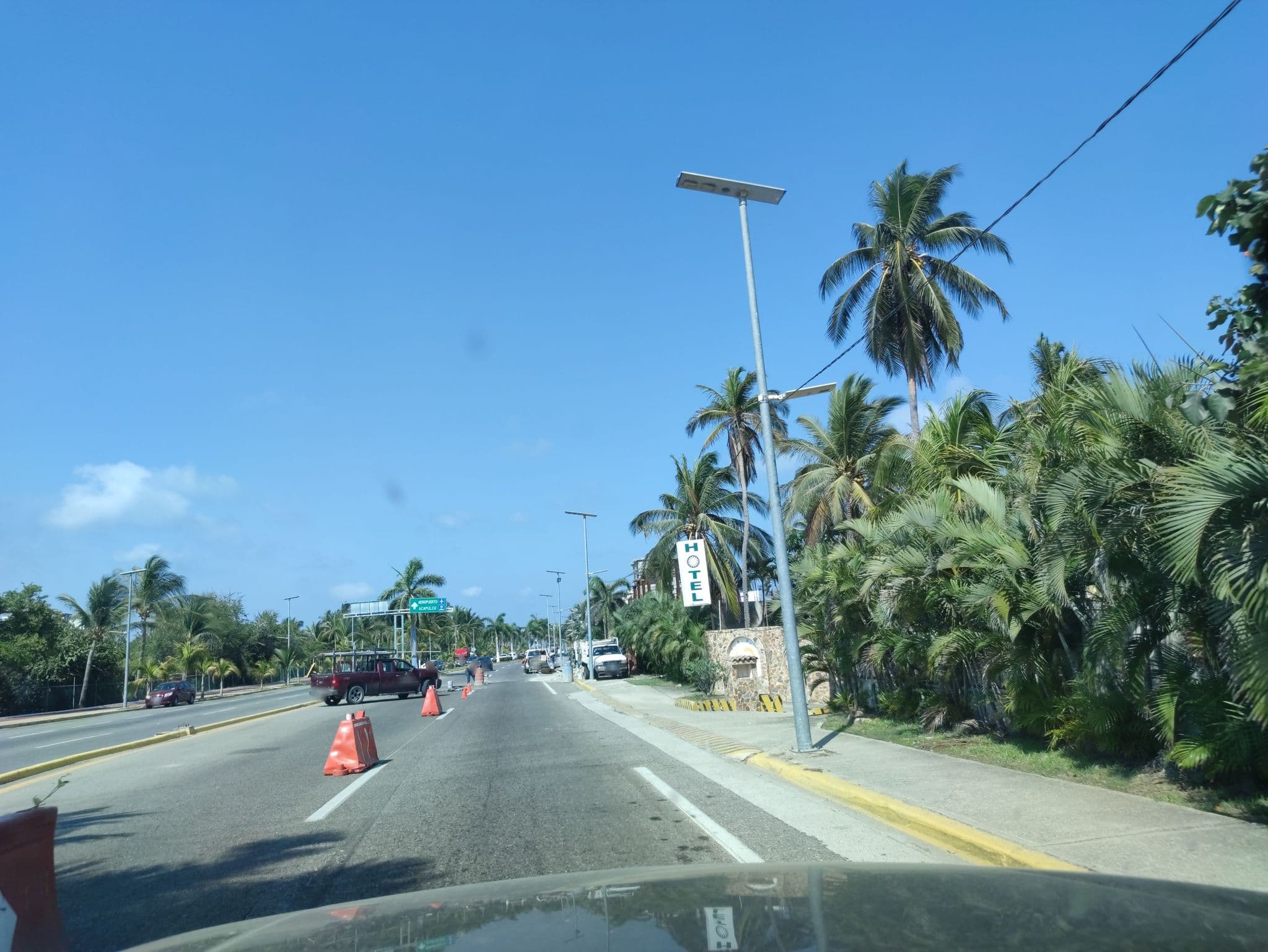 Street view near Club Piedras de Sol Acapulco Diamante, Tres Palos — © vsalgado (CC BY-SA · Mapillary)