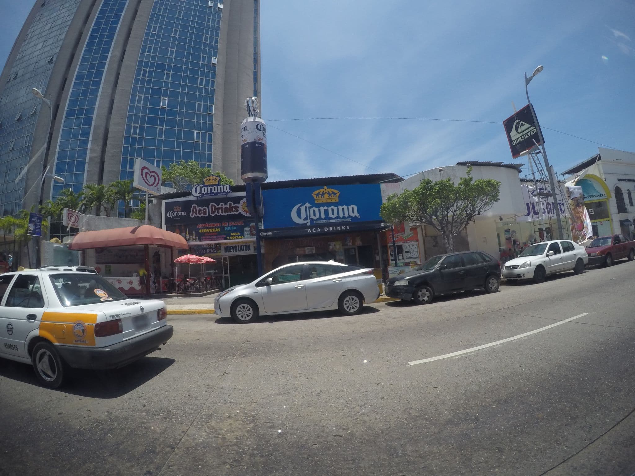 Street view near Condominio Torre Azul, Acapulco de Juárez — © ccossio (CC BY-SA · Mapillary)