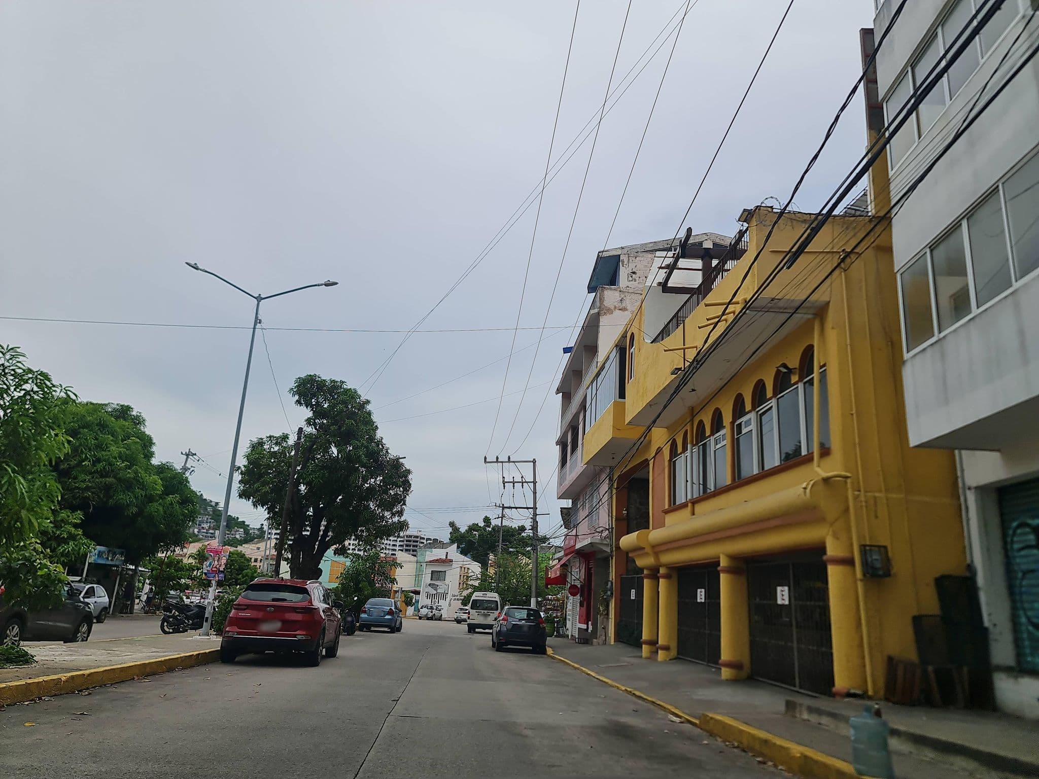 Street view near Amueblados Caletilla, Acapulco de Juárez — © SamOlivaresl (CC BY-SA · Mapillary)