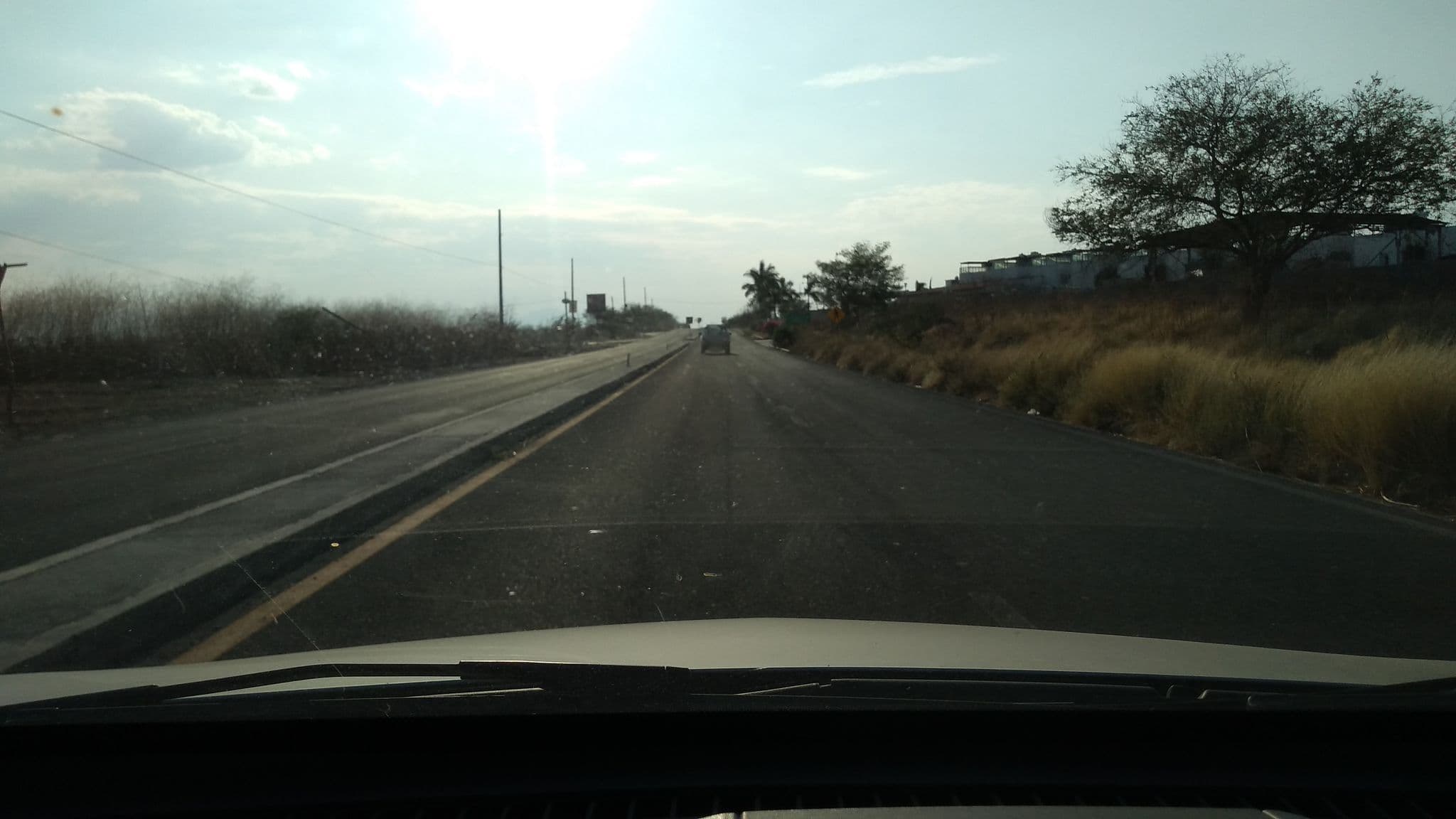 Street view near Motel Diamante Teques, Tequesquitengo — © cenacom (CC BY-SA · Mapillary)