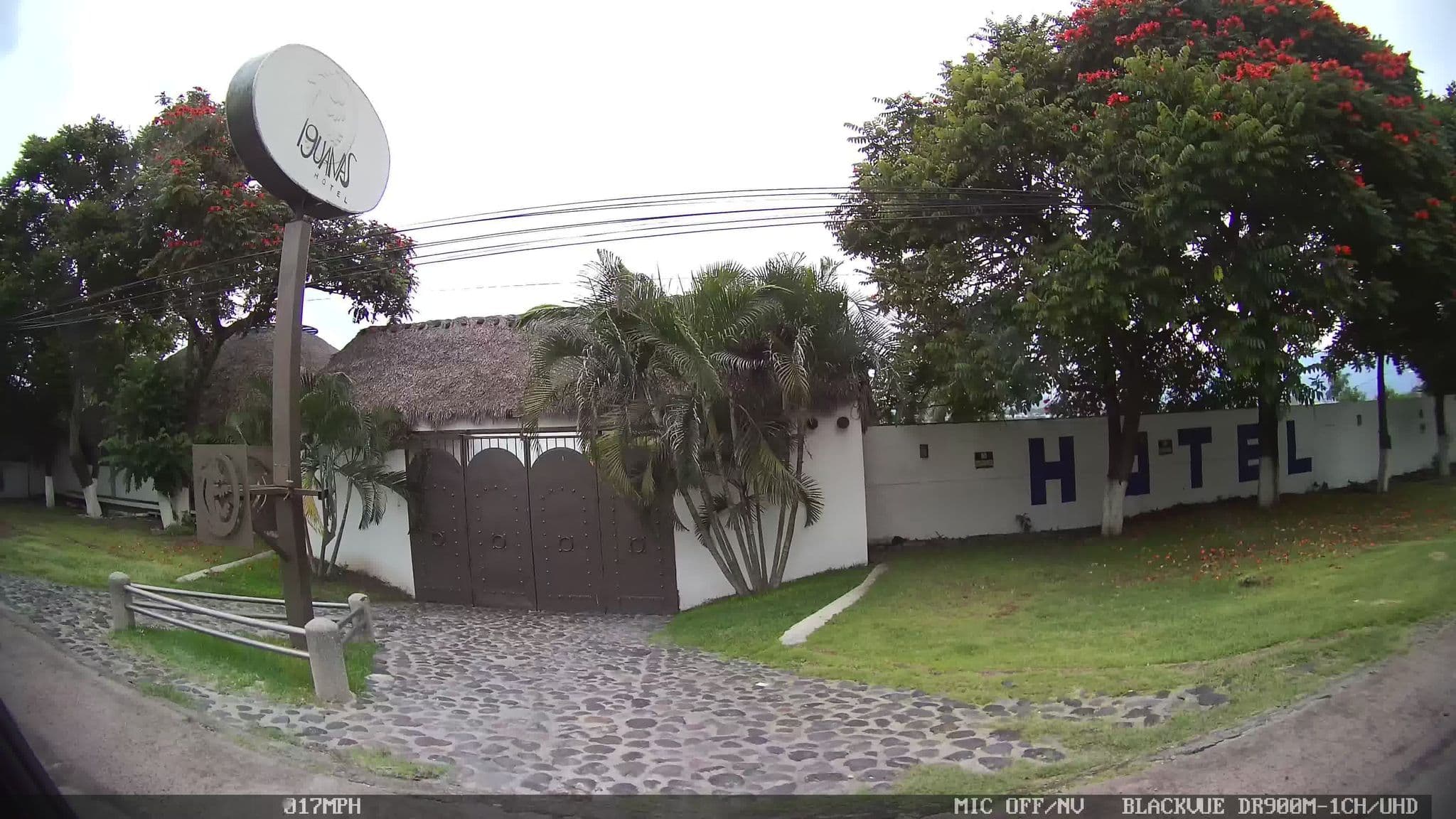 Street view near Hotel Iguanas, Yautepec — © kaart_4 (CC BY-SA · Mapillary)