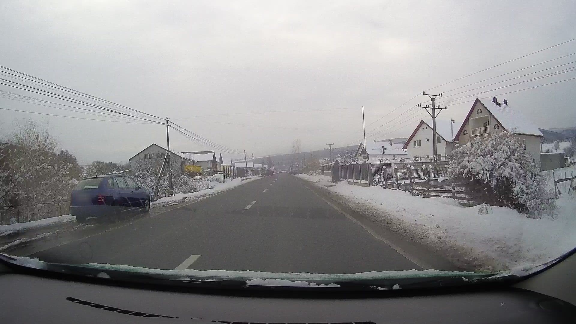 Street view near Vila "La Izvor", Sebeșel — © tavi (CC BY-SA · Mapillary)