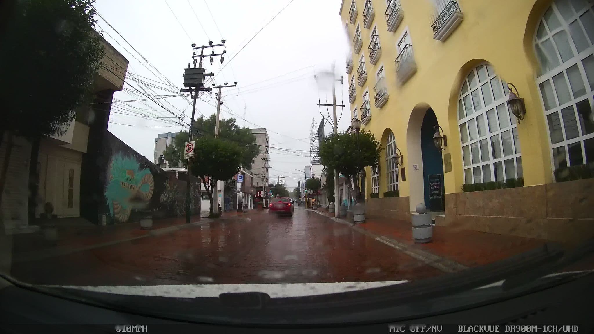 Street view near Fiesta Inn, Toluca — © kaart_4 (CC BY-SA · Mapillary)