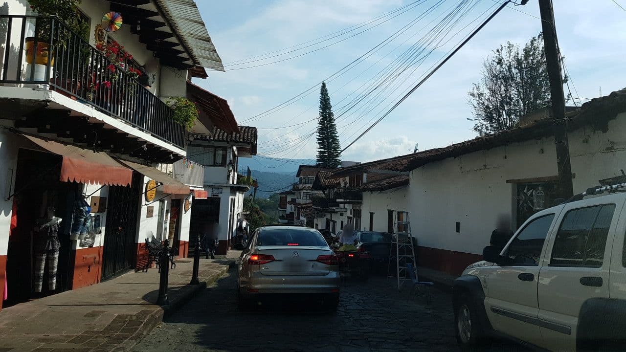 Street view near Hotel San Jose, Valle de Bravo — © mdelatorre (CC BY-SA · Mapillary)
