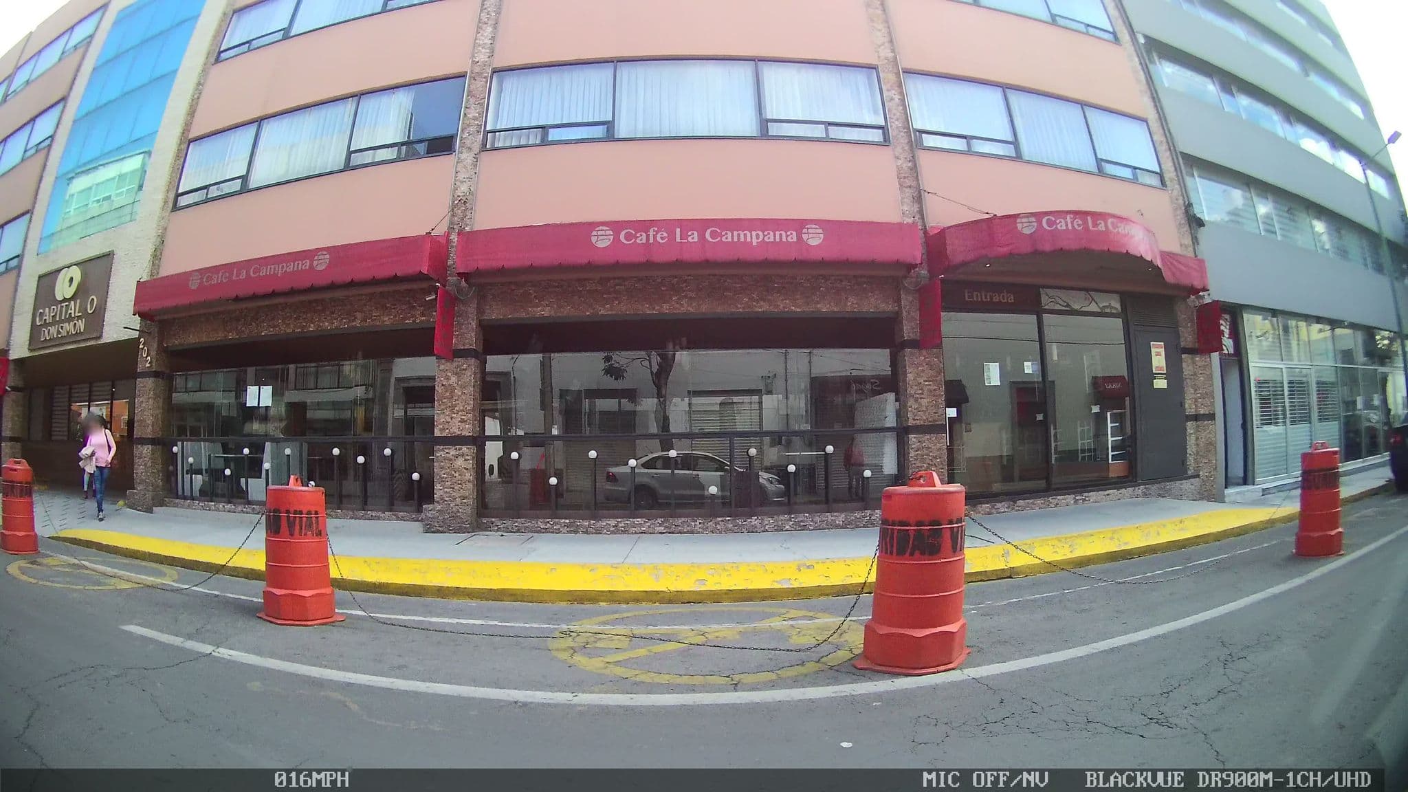 Street view near Hotel Simón, Toluca — © kaart_4 (CC BY-SA · Mapillary)