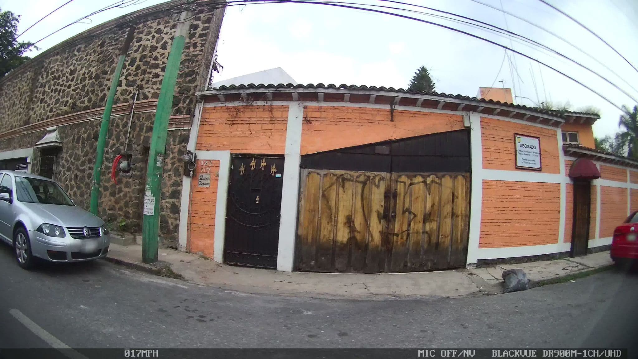Street view near Hotel Galería El Nido, Cuernavaca — © kaart_4 (CC BY-SA · Mapillary)