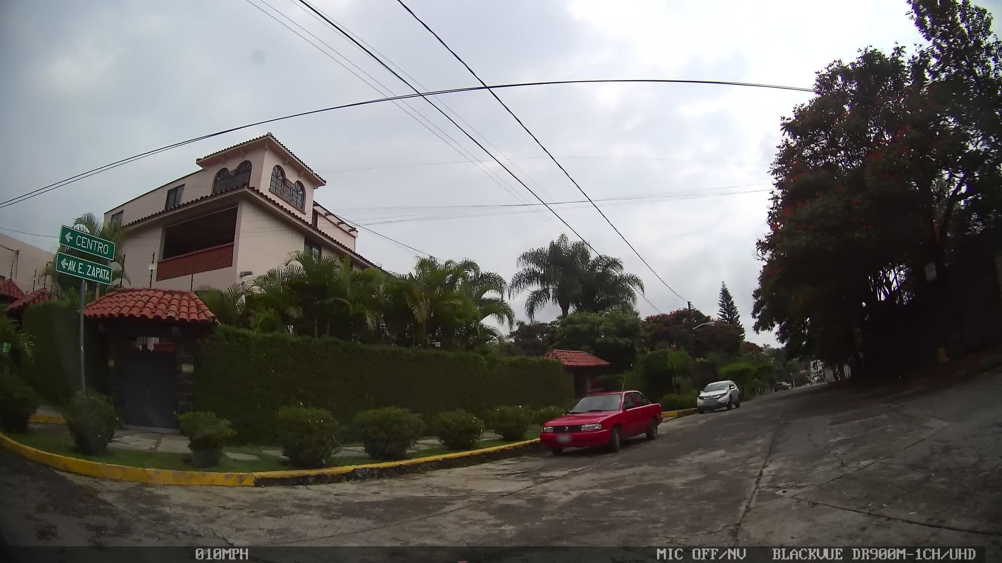 Street view near Hotel Boutique Quinta Elvira, Fraccionamiento Lomas de Ahuatlán — © kaart_4 (CC BY-SA · Mapillary)