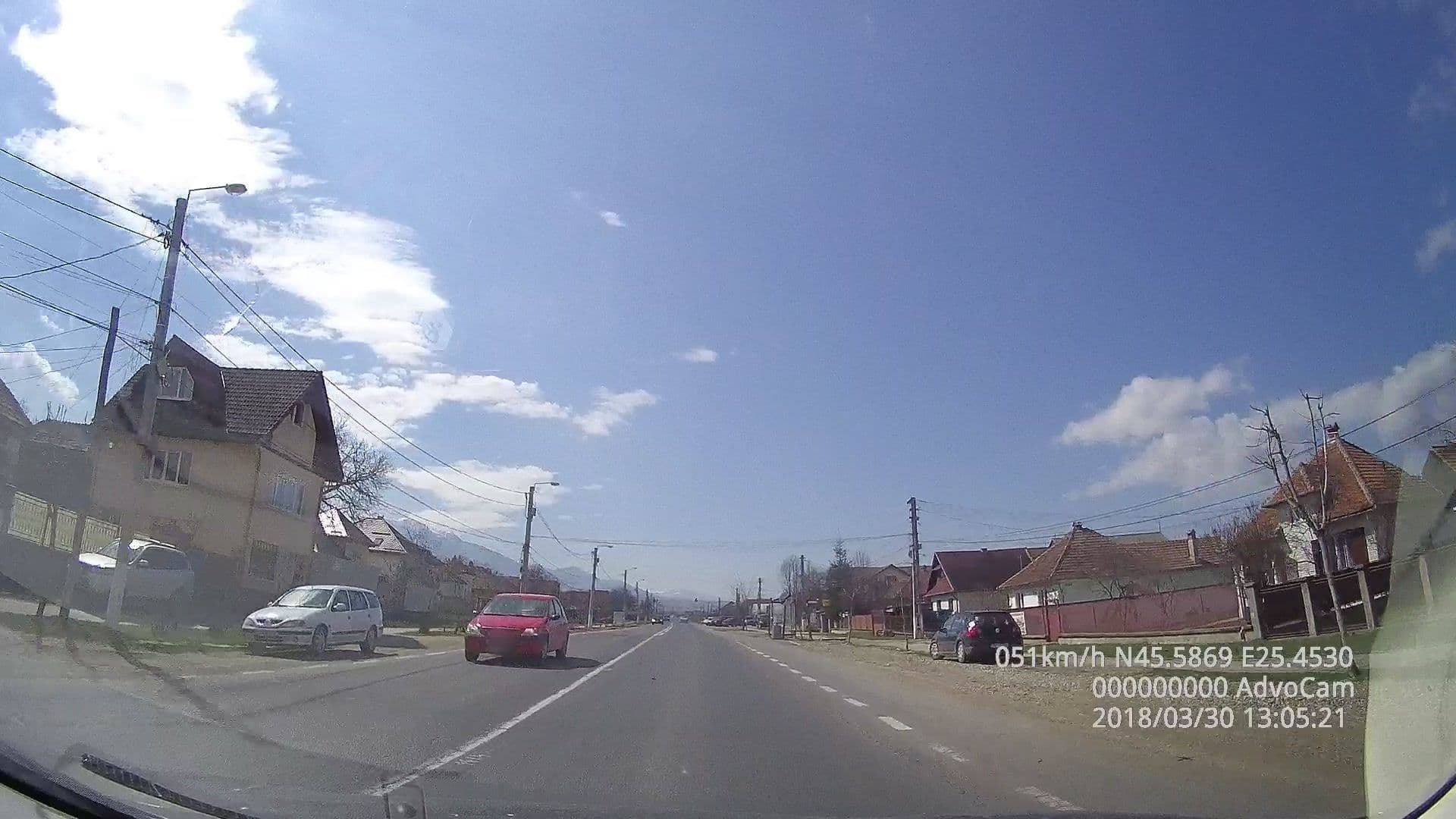 Street view near Pensiunea Victoria, Râşnov — © tavi (CC BY-SA · Mapillary)