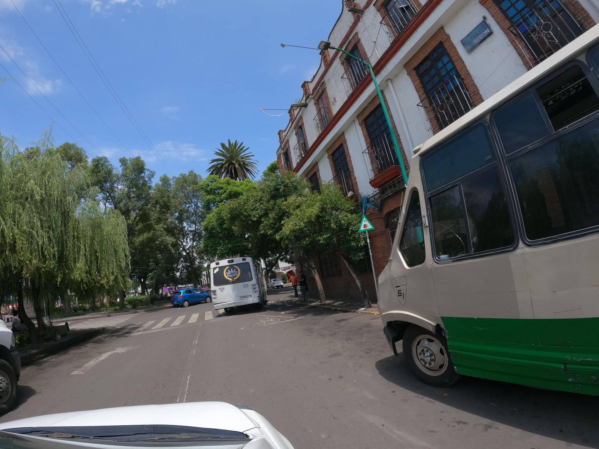 Street view near Hotel Ex Hacienda de Xaltocan, Xochimilco — © mapero_errante (CC BY-SA · Mapillary)