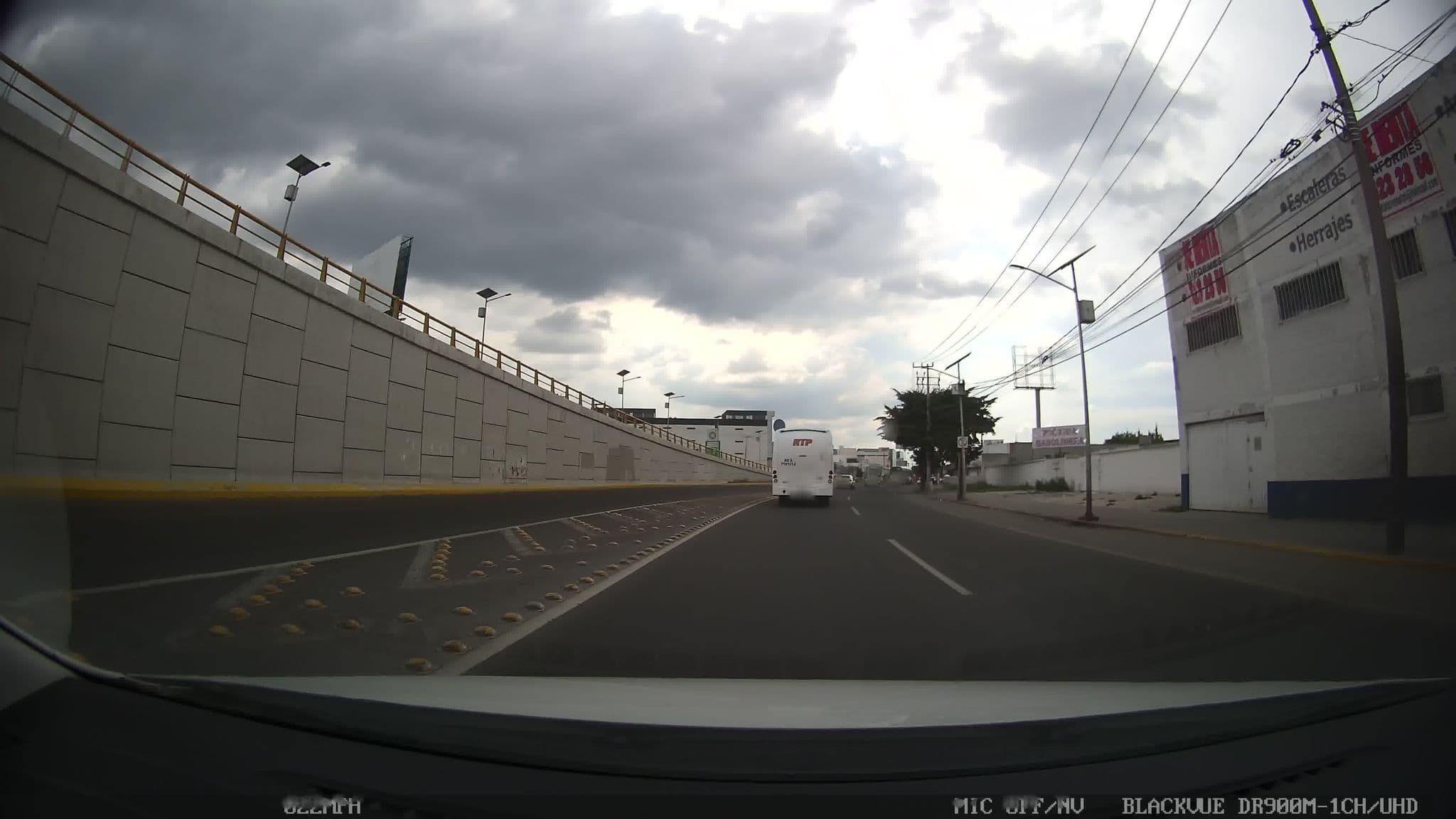 Street view near Inmobiliaria Corcores, Toluca — © kaart_4 (CC BY-SA · Mapillary)