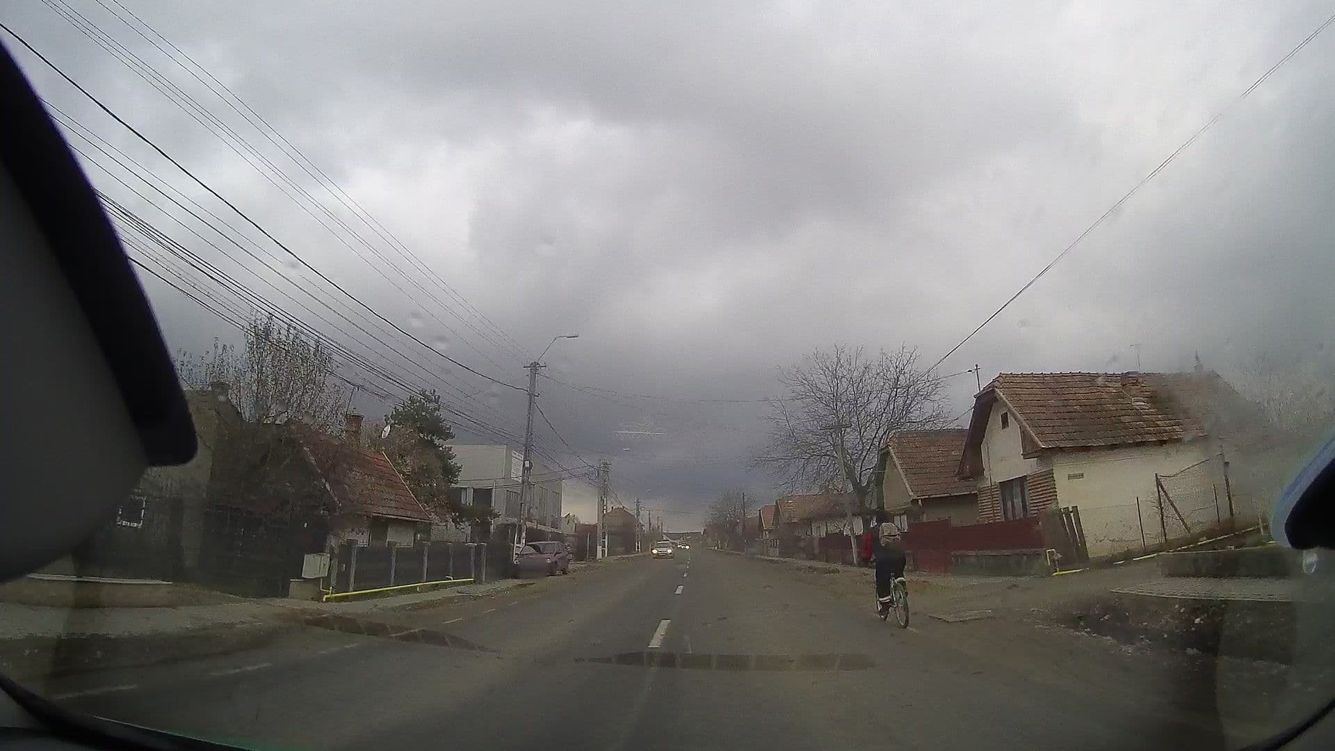 Street view near Pensiunea Abel, Mihai Viteazu — © tavi (CC BY-SA · Mapillary)