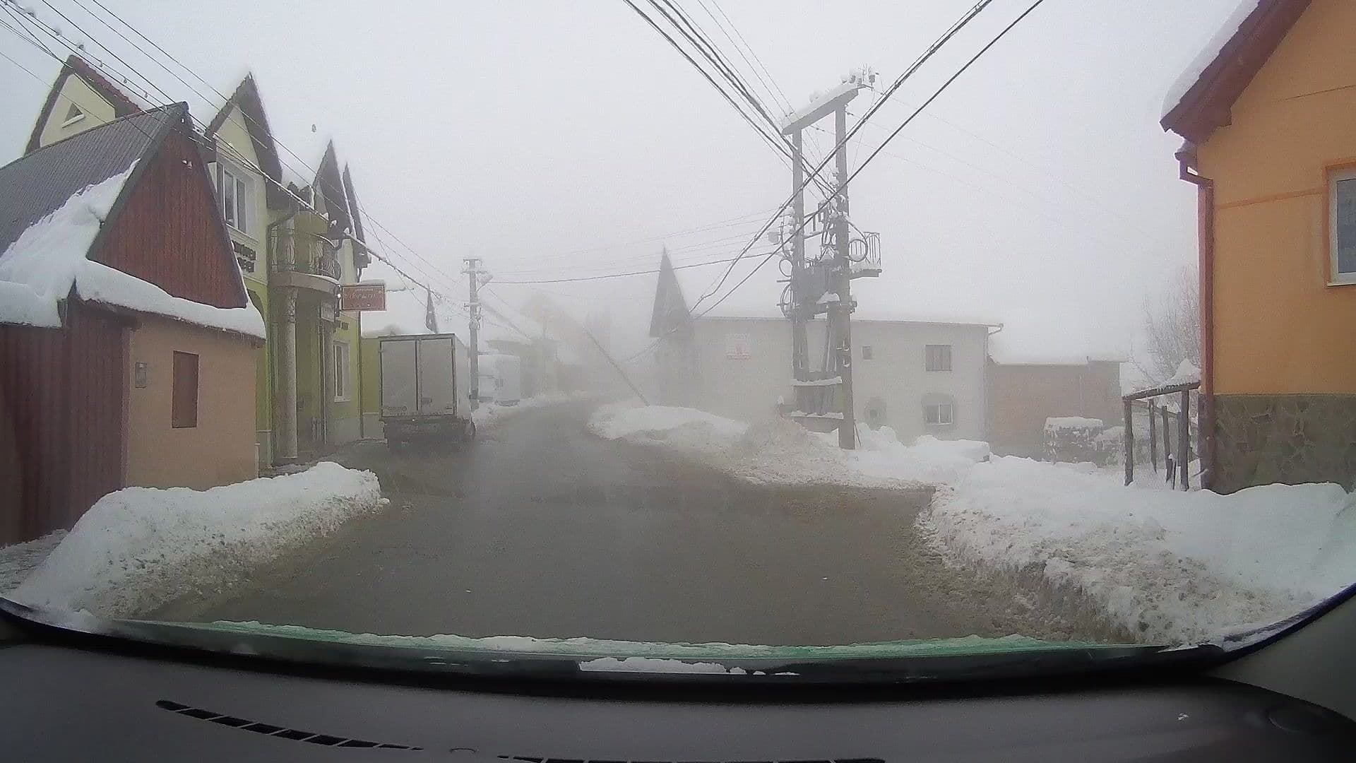 Street view near Dor de ea, Jina — © tavi (CC BY-SA · Mapillary)