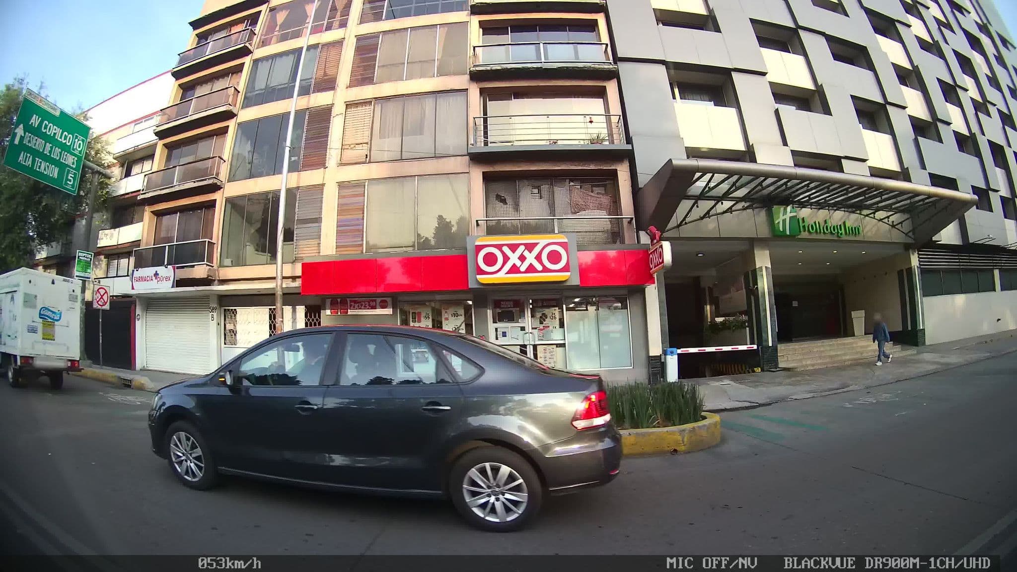 Street view near Holiday Inn Trade Center CDMX, Colonia del Valle — © kaart_4 (CC BY-SA · Mapillary)