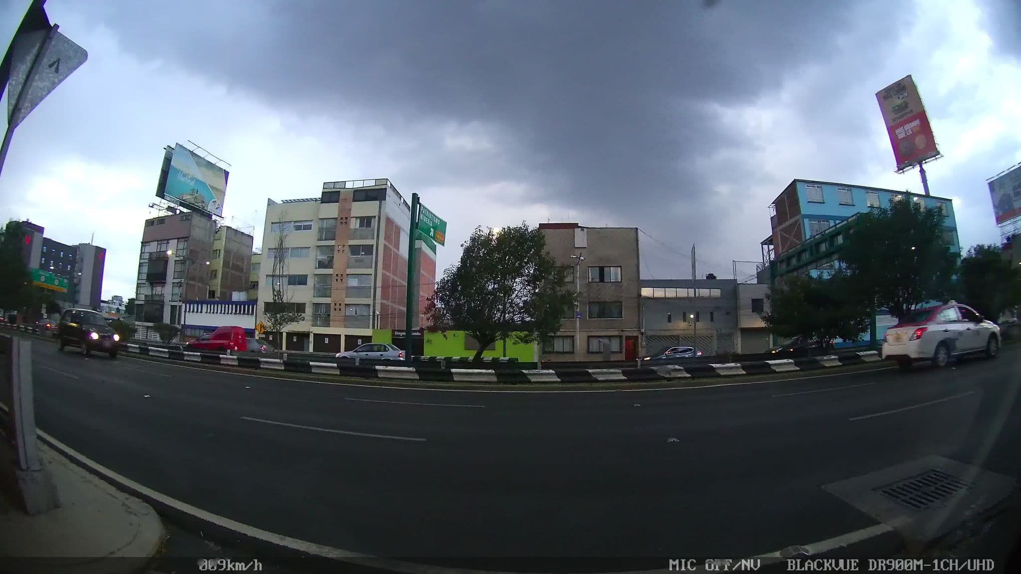Street view near Hotel Villa Mexicana, Colonia del Valle — © kaart_4 (CC BY-SA · Mapillary)