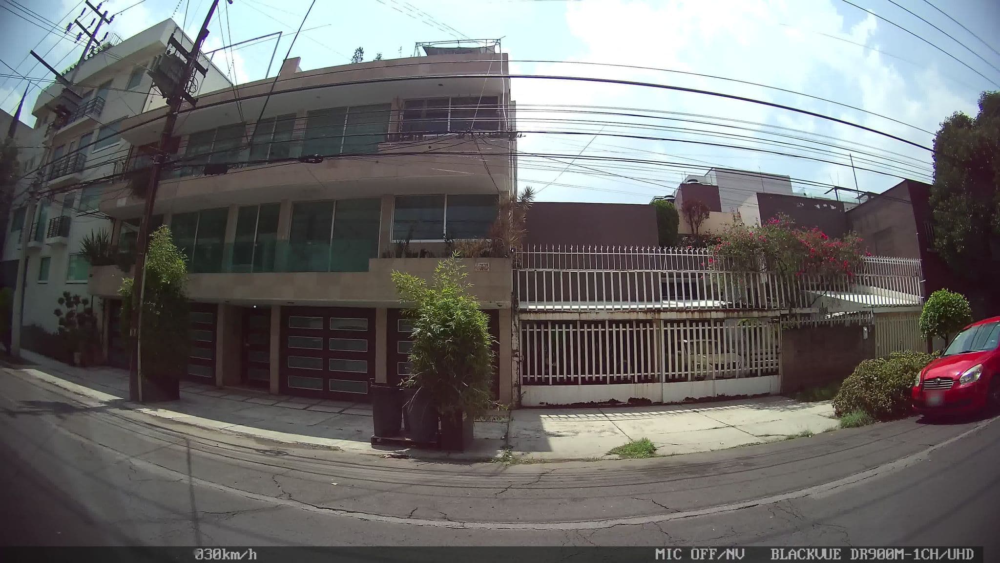 Street view near Urban Oasis Private rooms, Colonia del Valle — © kaart_4 (CC BY-SA · Mapillary)