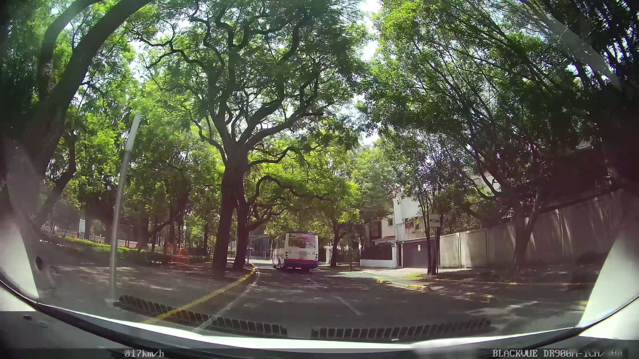 Street view near Hotel Avandaro, Polanco — © kaart_2 (CC BY-SA · Mapillary)