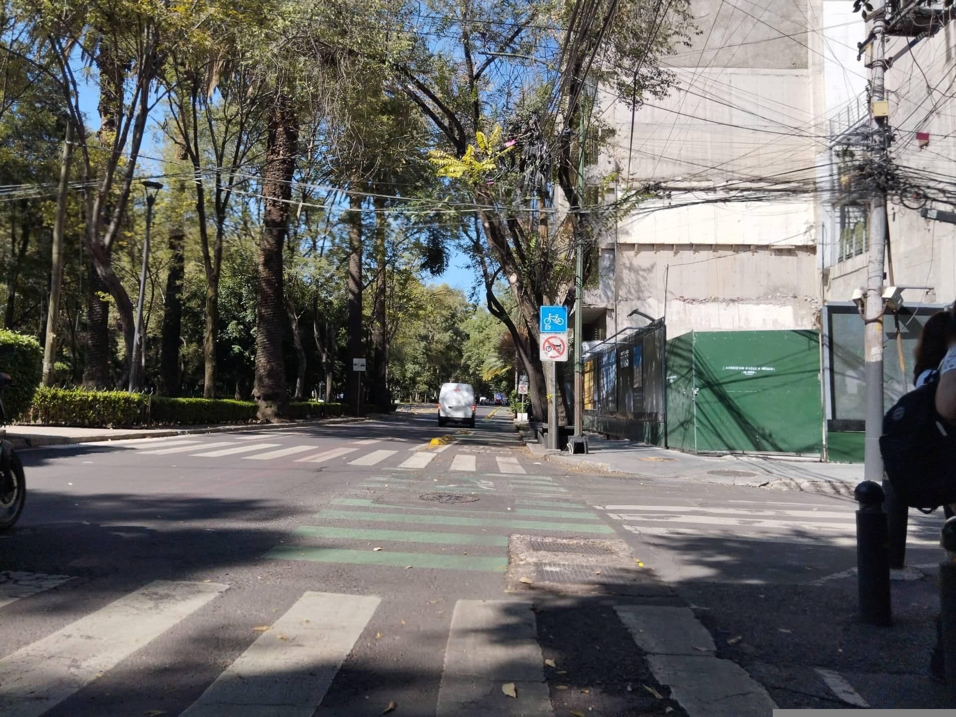 Street view near Mr. W Laredo, Colonia del Valle — © BatmanIsReal (CC BY-SA · Mapillary)