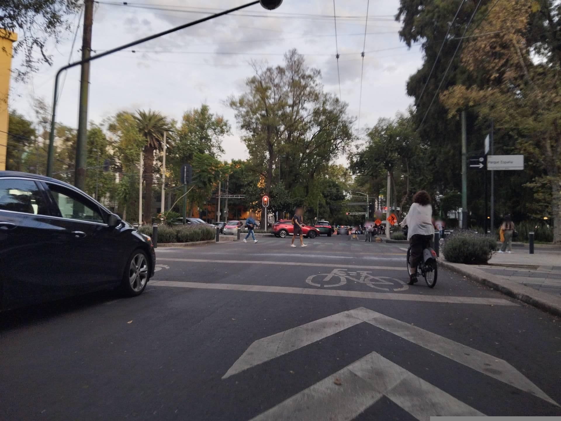 Street view near Aerolineas y Hoteles Asociados, Colonia del Valle — © BatmanIsReal (CC BY-SA · Mapillary)