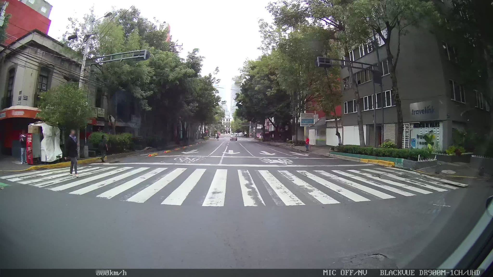 Street view near Real Salamanca, Polanco — © kaart_4 (CC BY-SA · Mapillary)