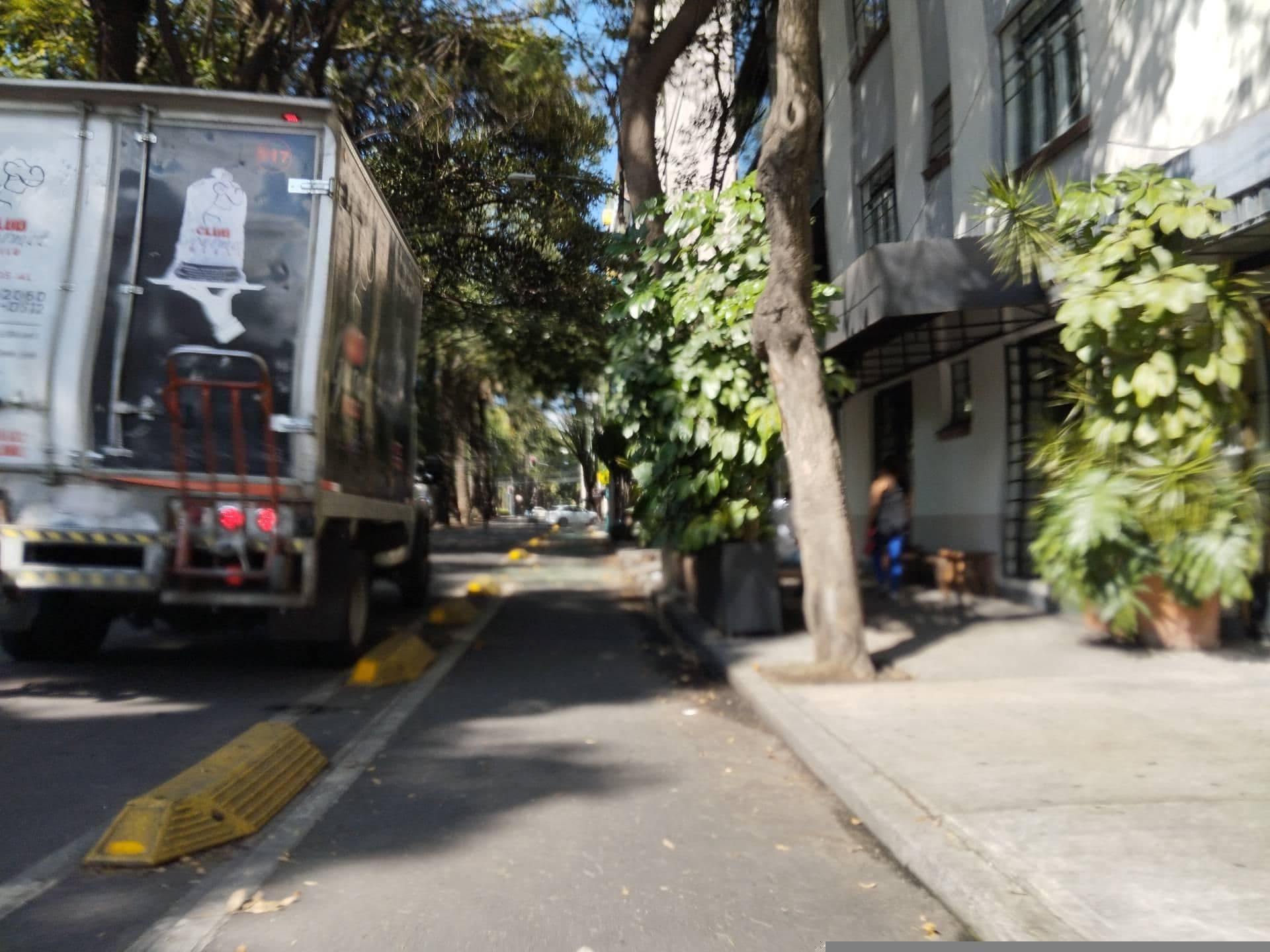 Street view near Hotel Republica Condesa, Colonia del Valle — © BatmanIsReal (CC BY-SA · Mapillary)