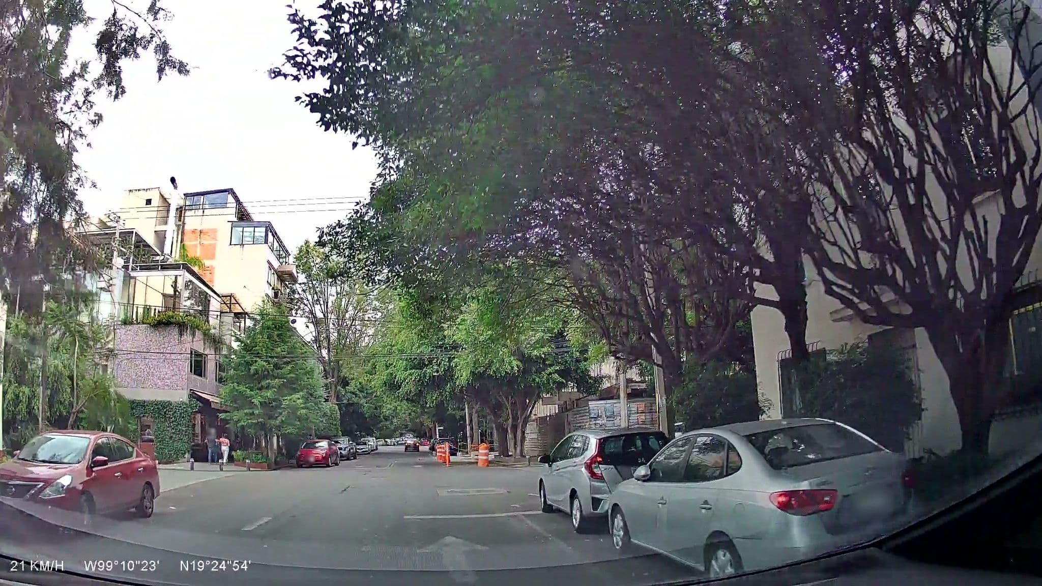 Street view near Roomies Hostel Condesa, Polanco — © vsalgado (CC BY-SA · Mapillary)