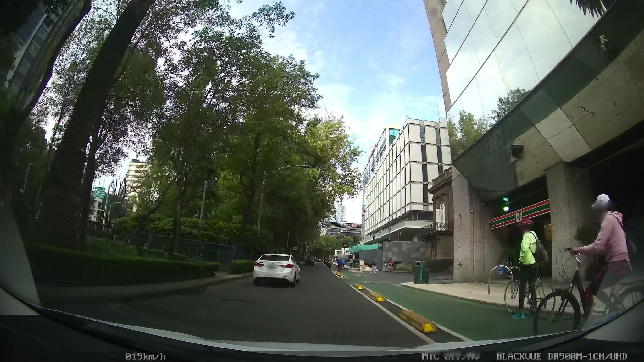 Street view near Pool Sofitel, Cuauhtémoc — © kaart_2 (CC BY-SA · Mapillary)