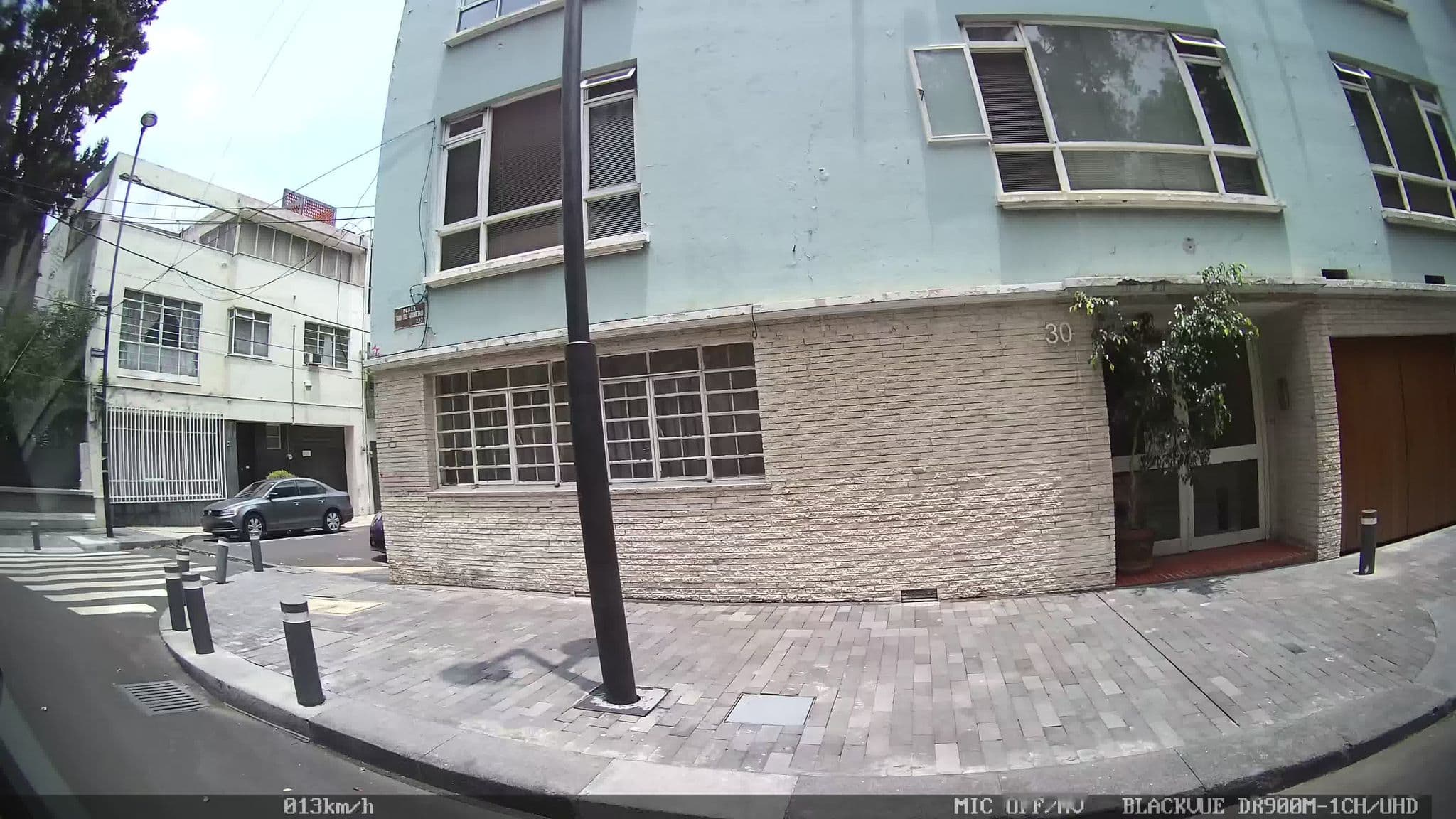 Street view near Cerrada Rio De Janeiro, Cuauhtémoc — © kaart_4 (CC BY-SA · Mapillary)