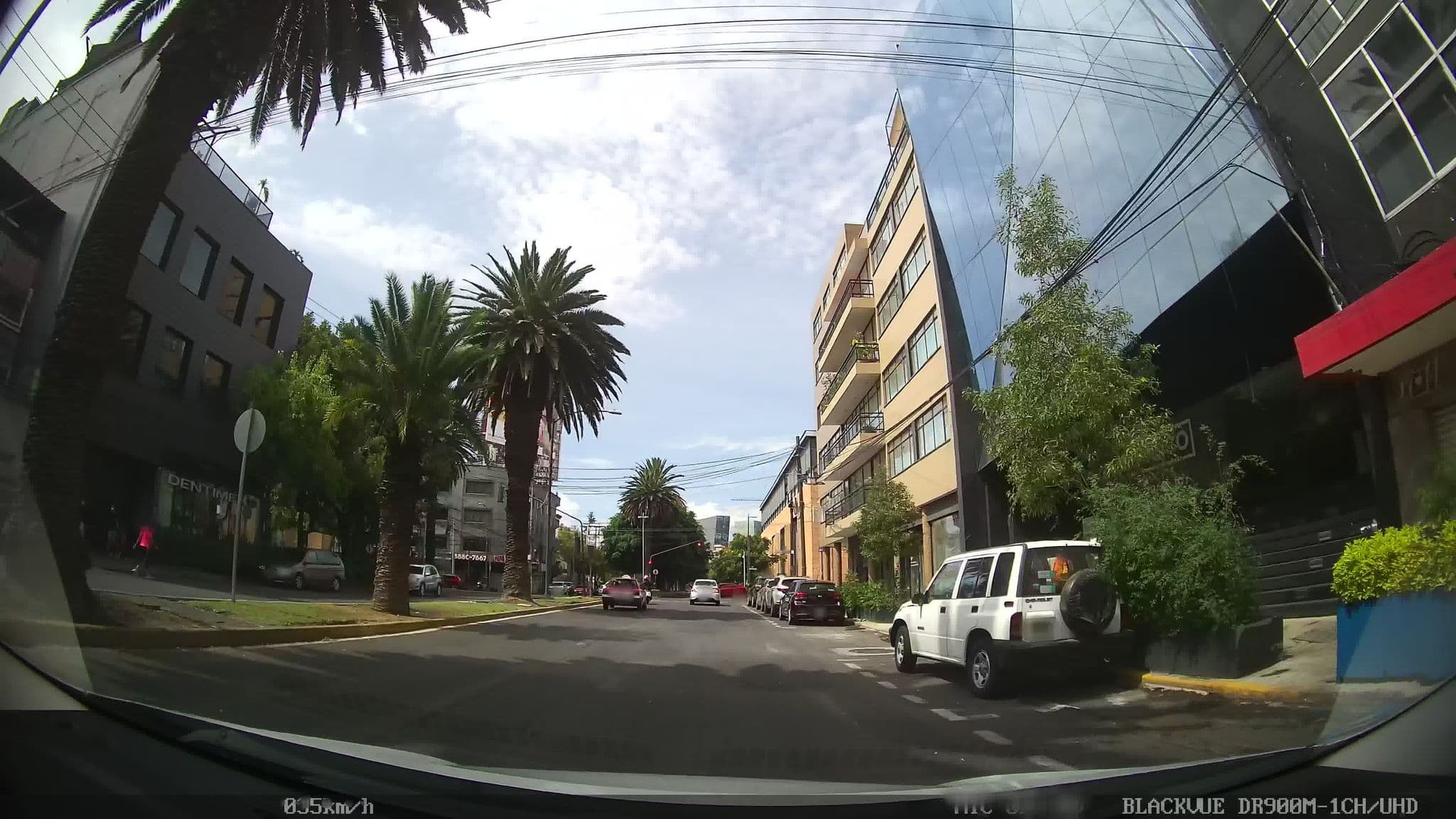 Street view near Hyatt Regency Mexicana, Miguel Hidalgo — © kaart_2 (CC BY-SA · Mapillary)
