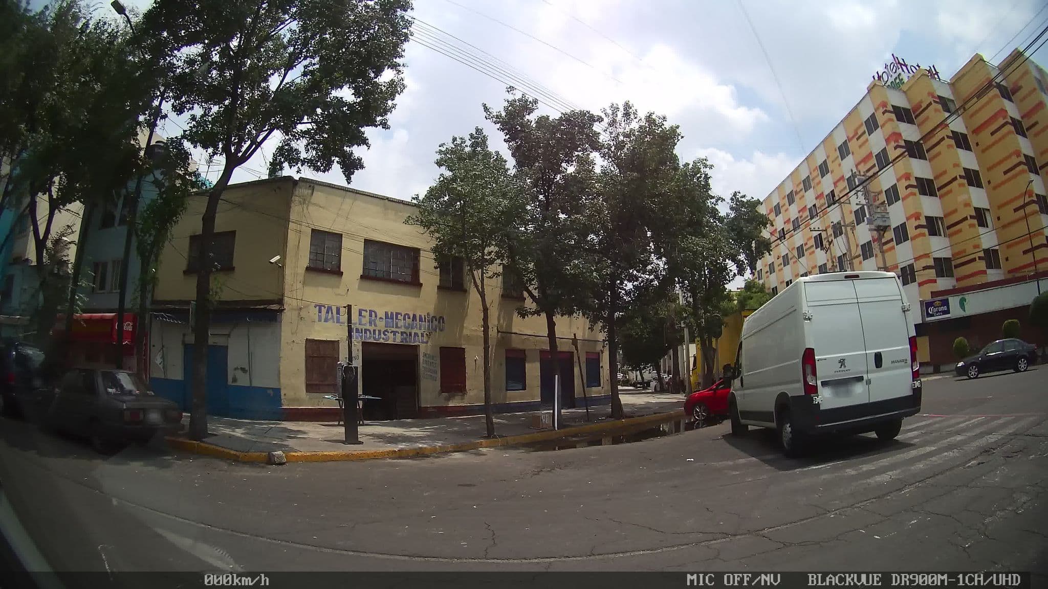 Street view near Peferama, Mexico City — © kaart_4 (CC BY-SA · Mapillary)
