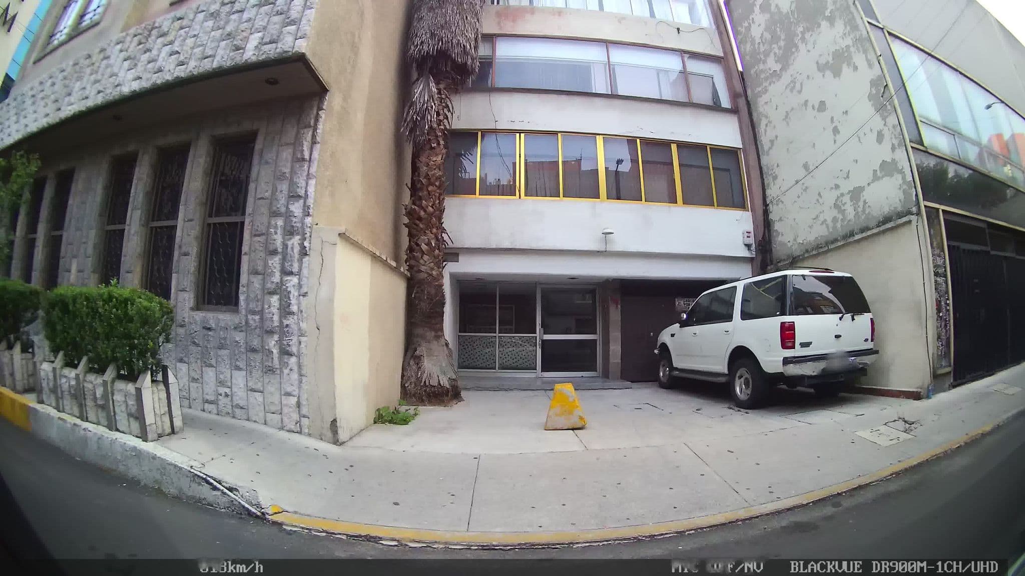 Street view near Hotel Suites Torre Magna, Cuauhtémoc — © kaart_2 (CC BY-SA · Mapillary)