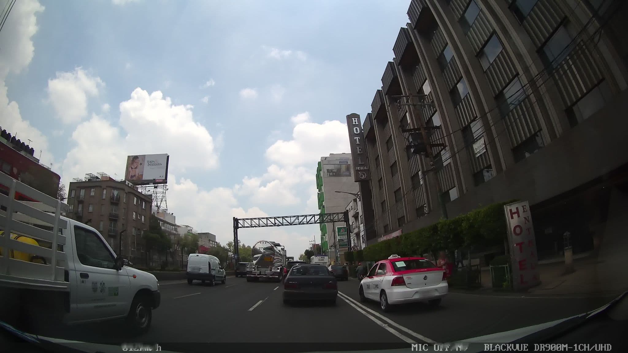 Street view near Hotel Maga, Mexico City — © kaart_4 (CC BY-SA · Mapillary)