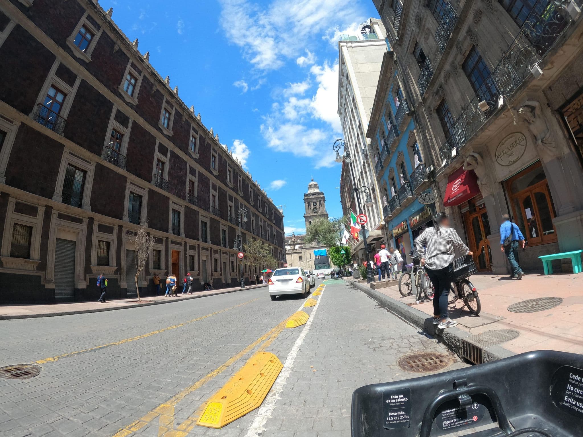 Street view near Hotel Merelles, Mexico City — © mapero_errante (CC BY-SA · Mapillary)